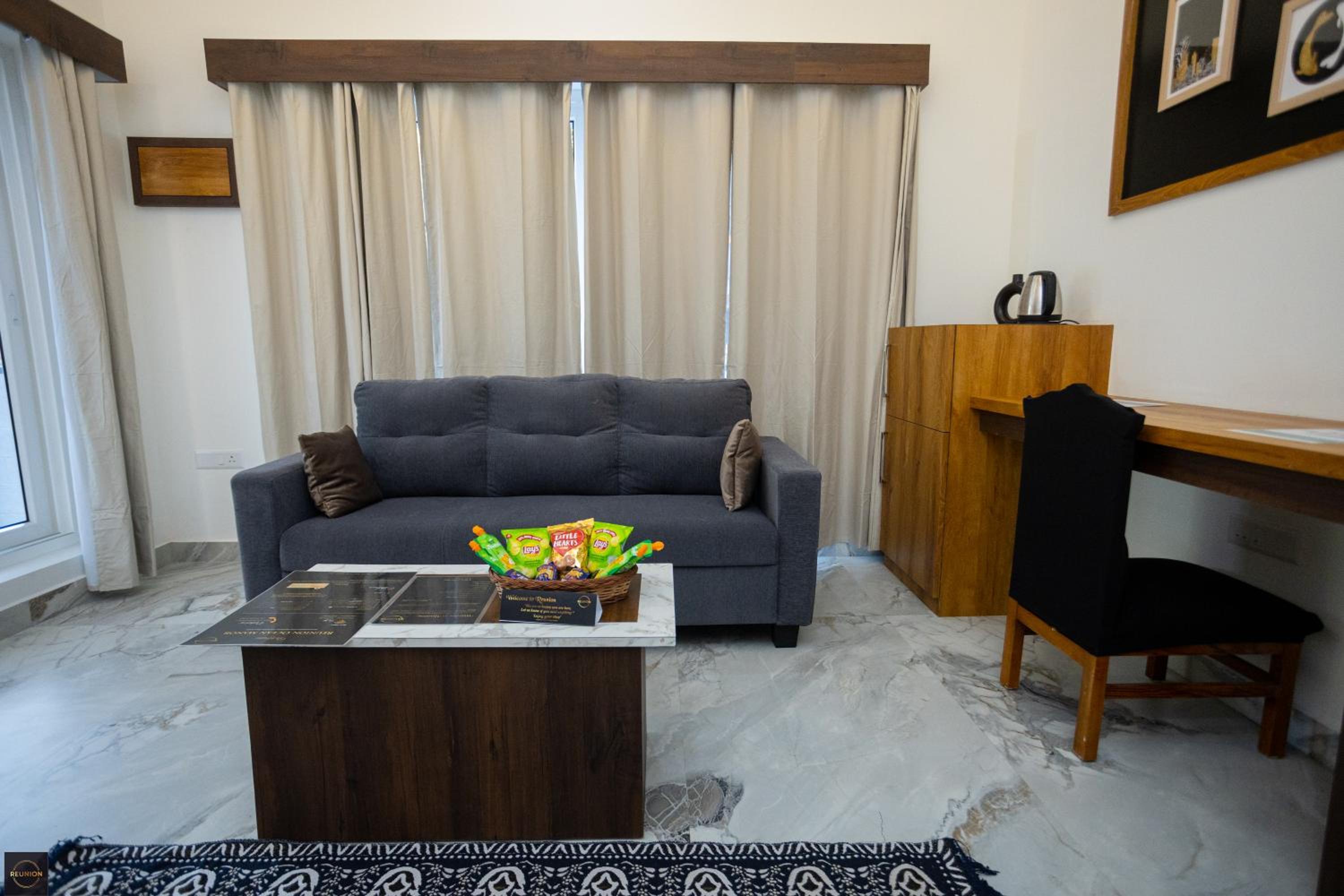 King Suite with Sea View