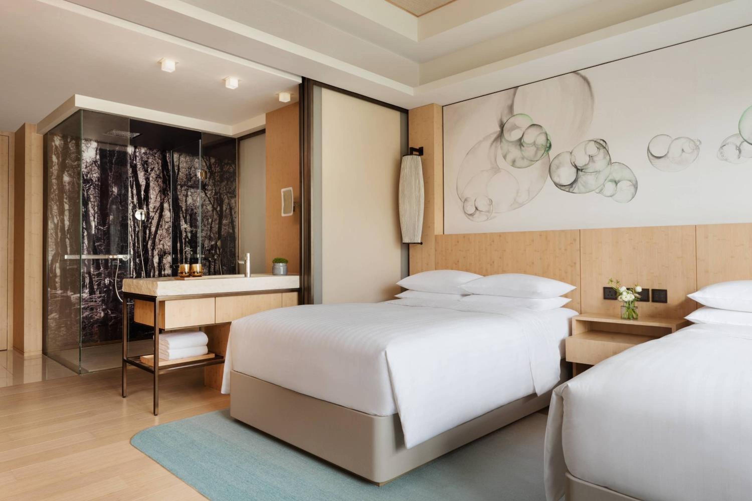 Double Room with 2 Double Beds – Club Level Double Room with 2 Double Beds – Club Level