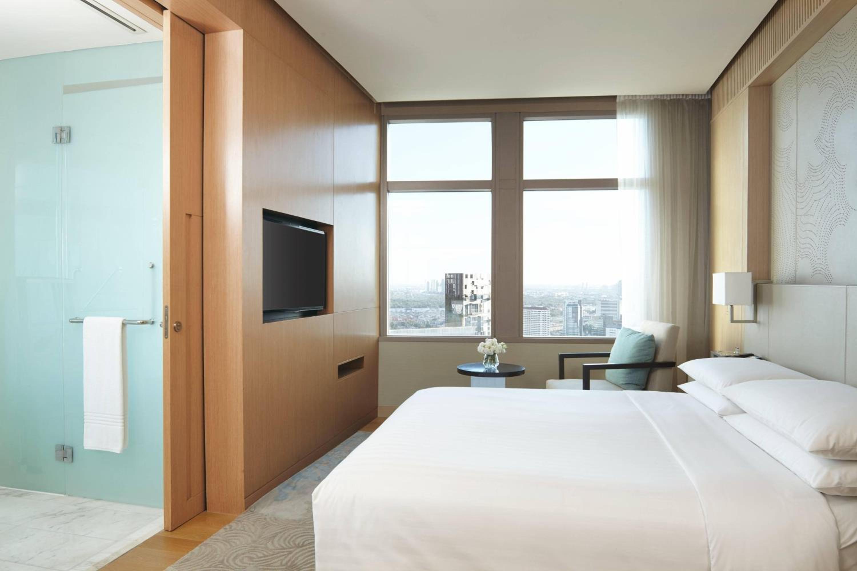 Two-Bedroom Suite - High Floor/Executive Lounge Access