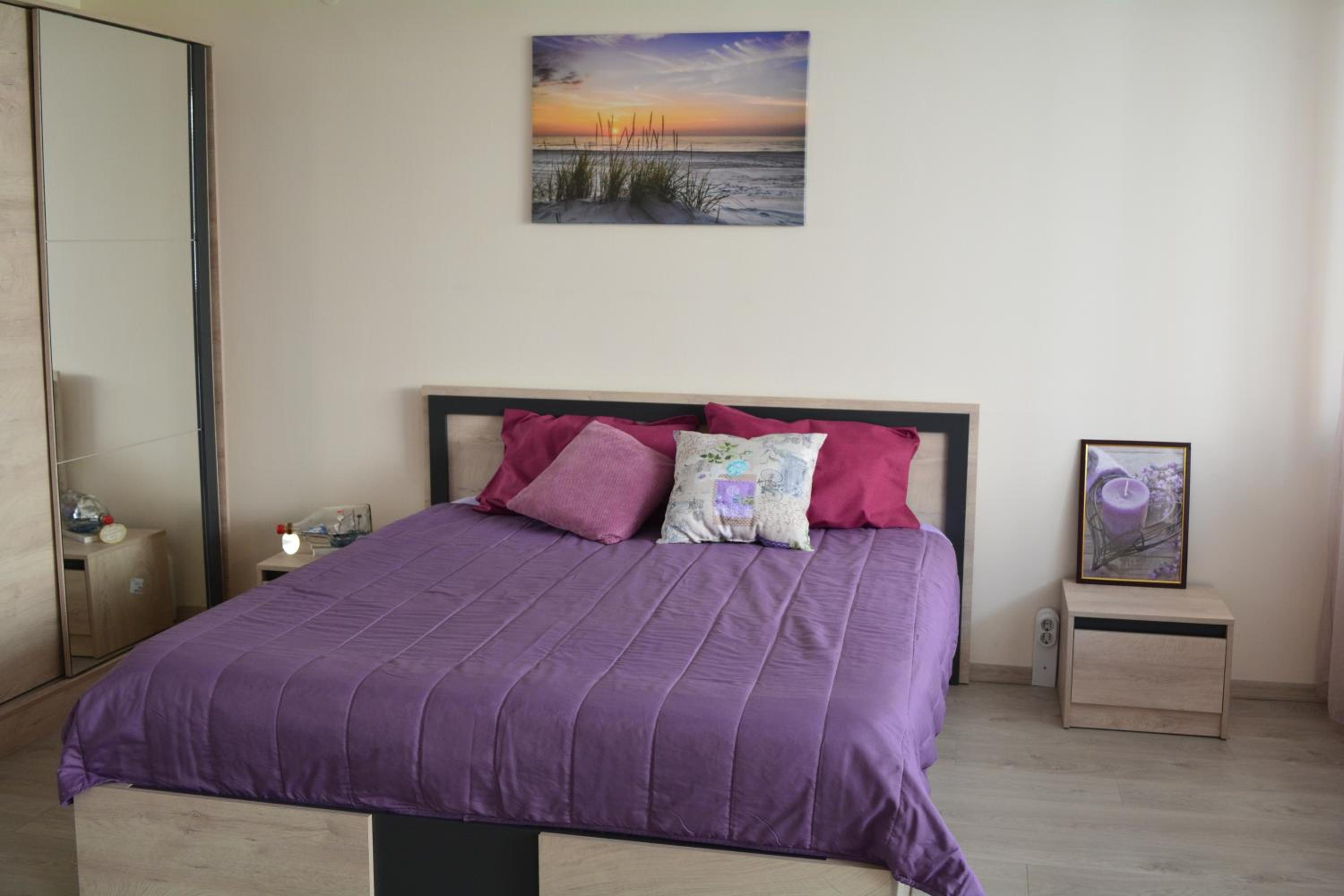 One-Bedroom Apartment photo 1
