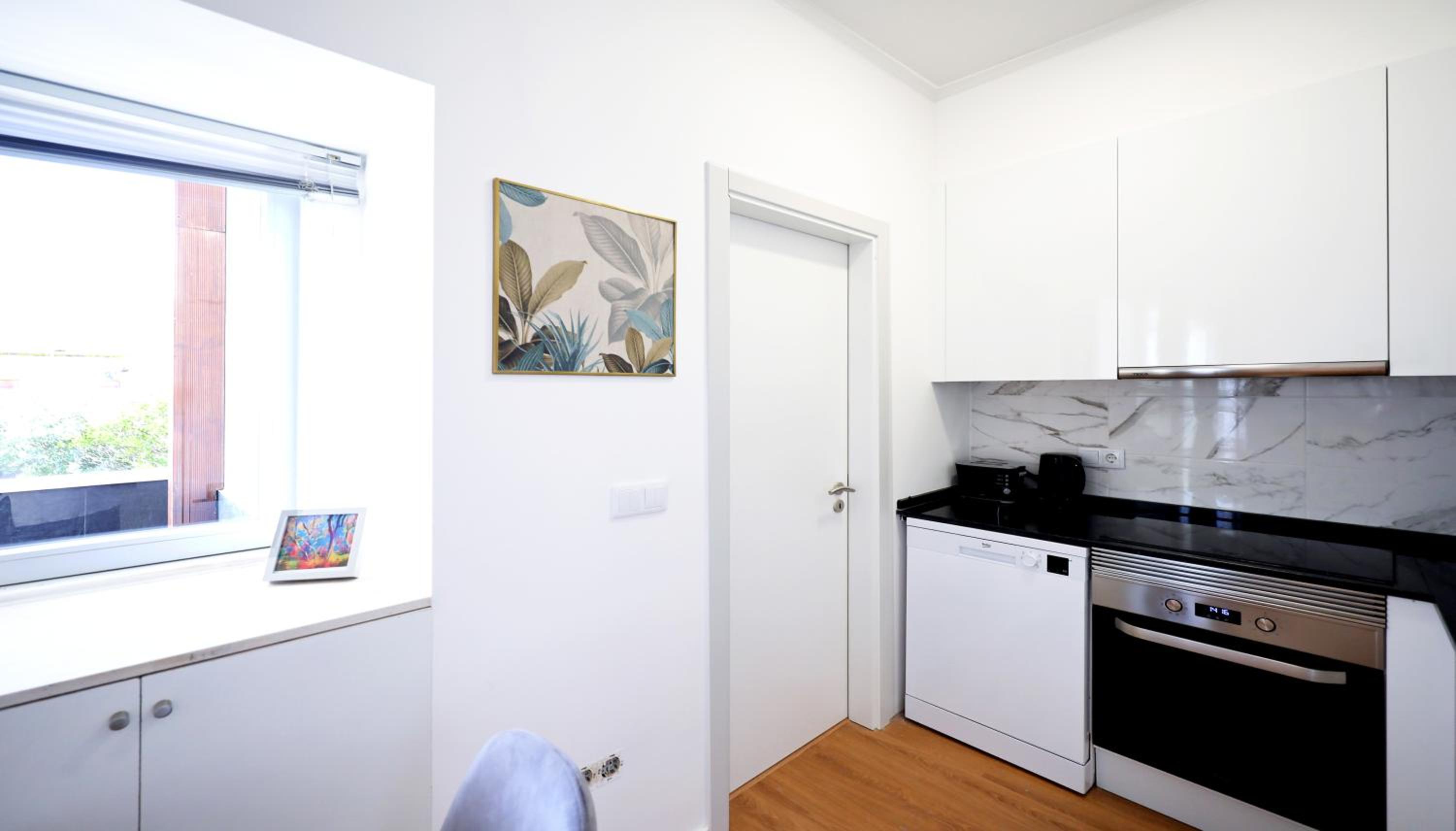 One-Bedroom Apartment photo 3