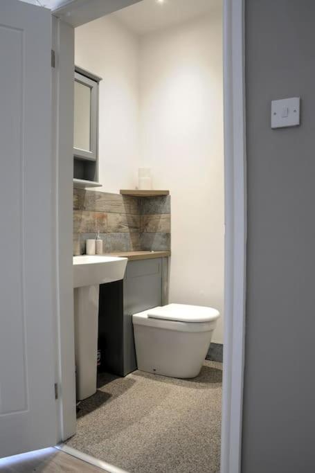 Three-Bedroom House photo 2