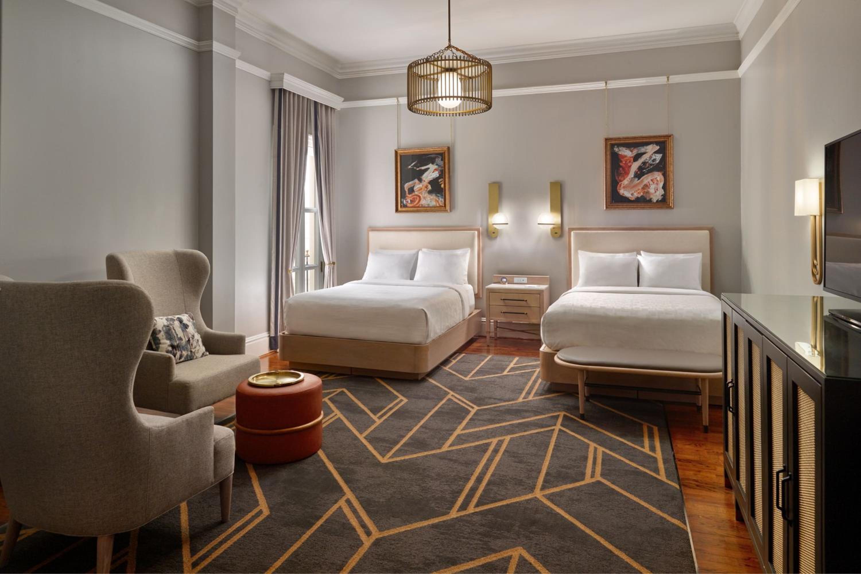 Standard Queen Room with Two Queen Beds and Atrium View - Photo 2