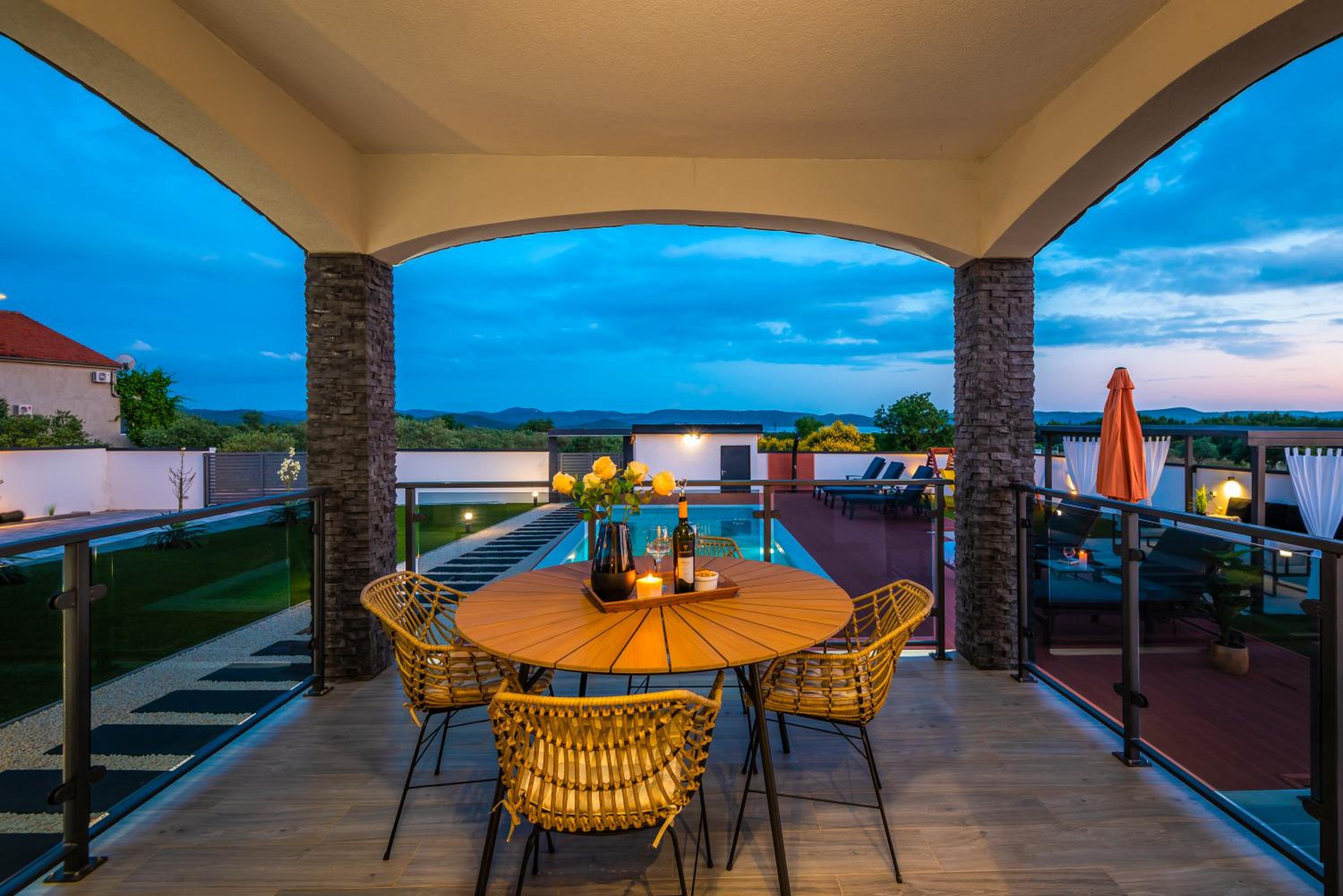 Villa photo 2
