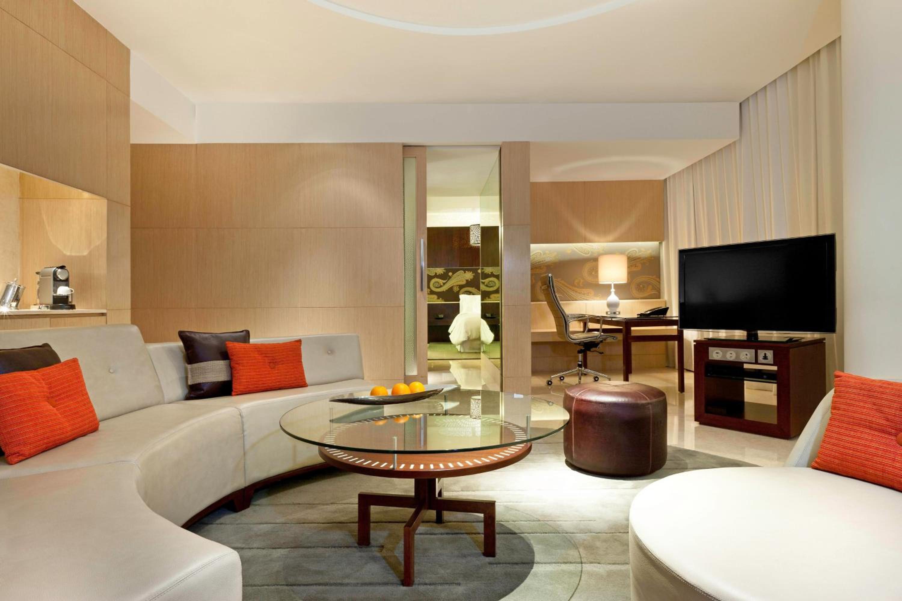 Executive Suite City View with Club Lounge Access - Photo 8