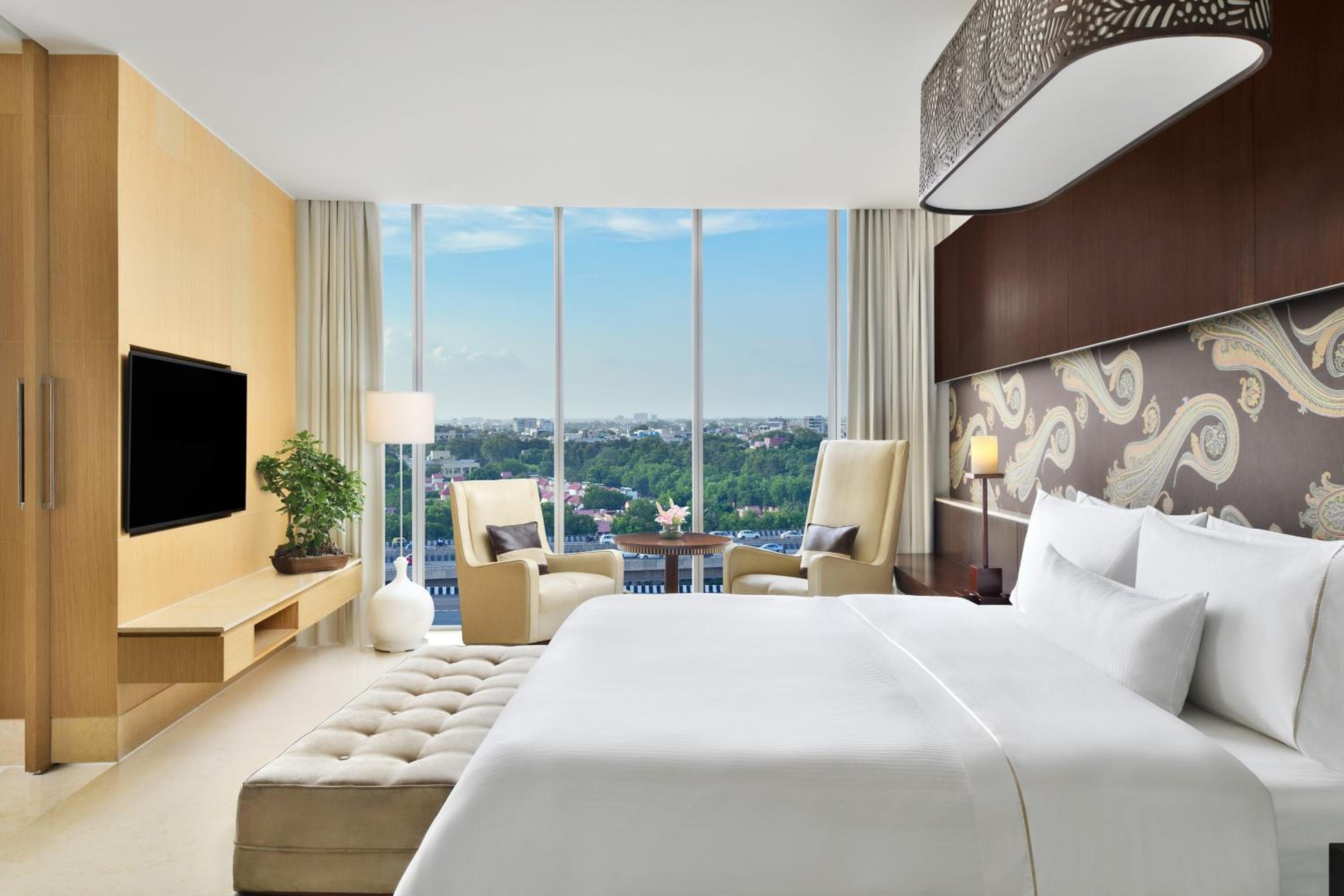 Executive Suite City View with Club Lounge Access - Photo 7