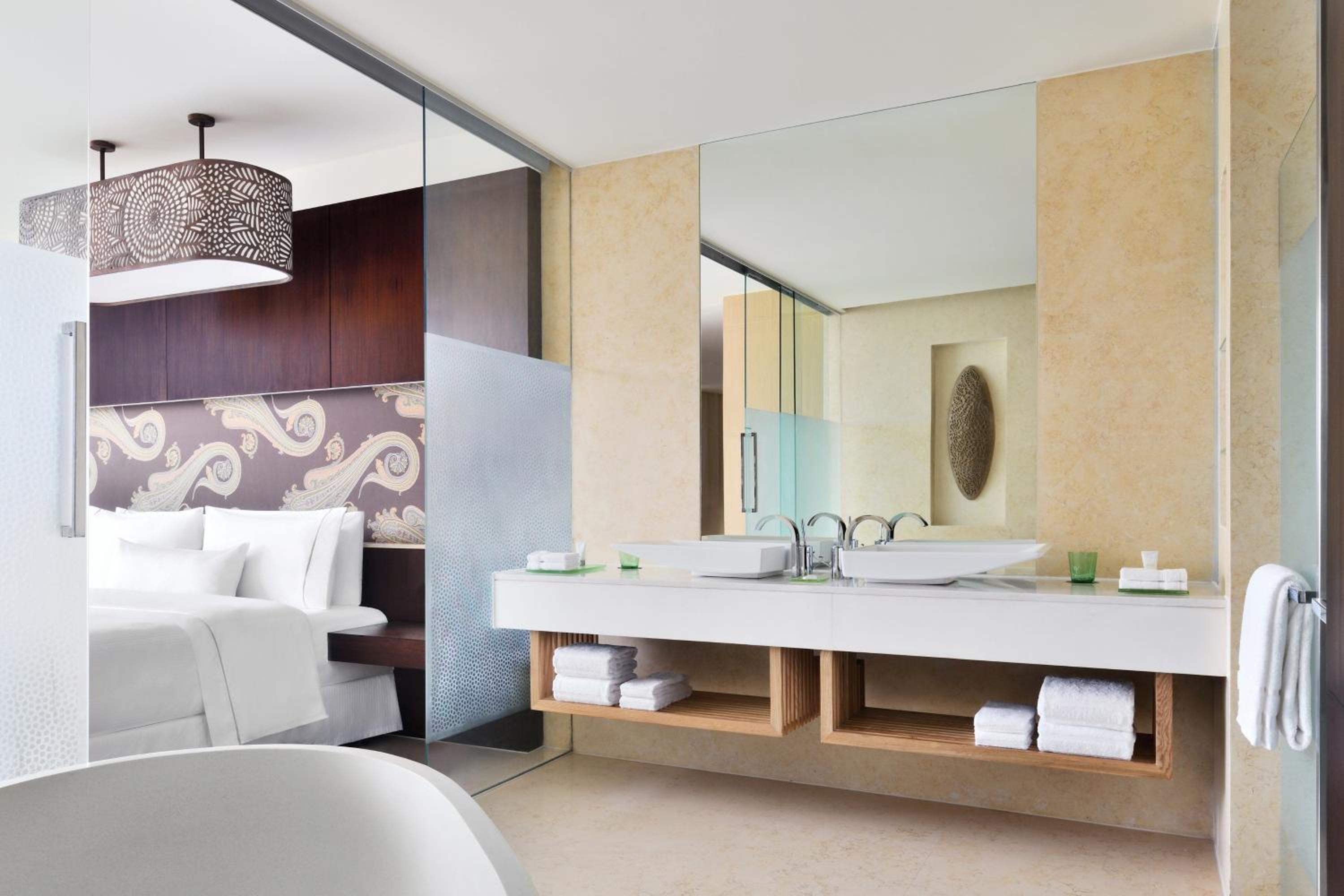 Executive Suite City View with Club Lounge Access - Photo 3