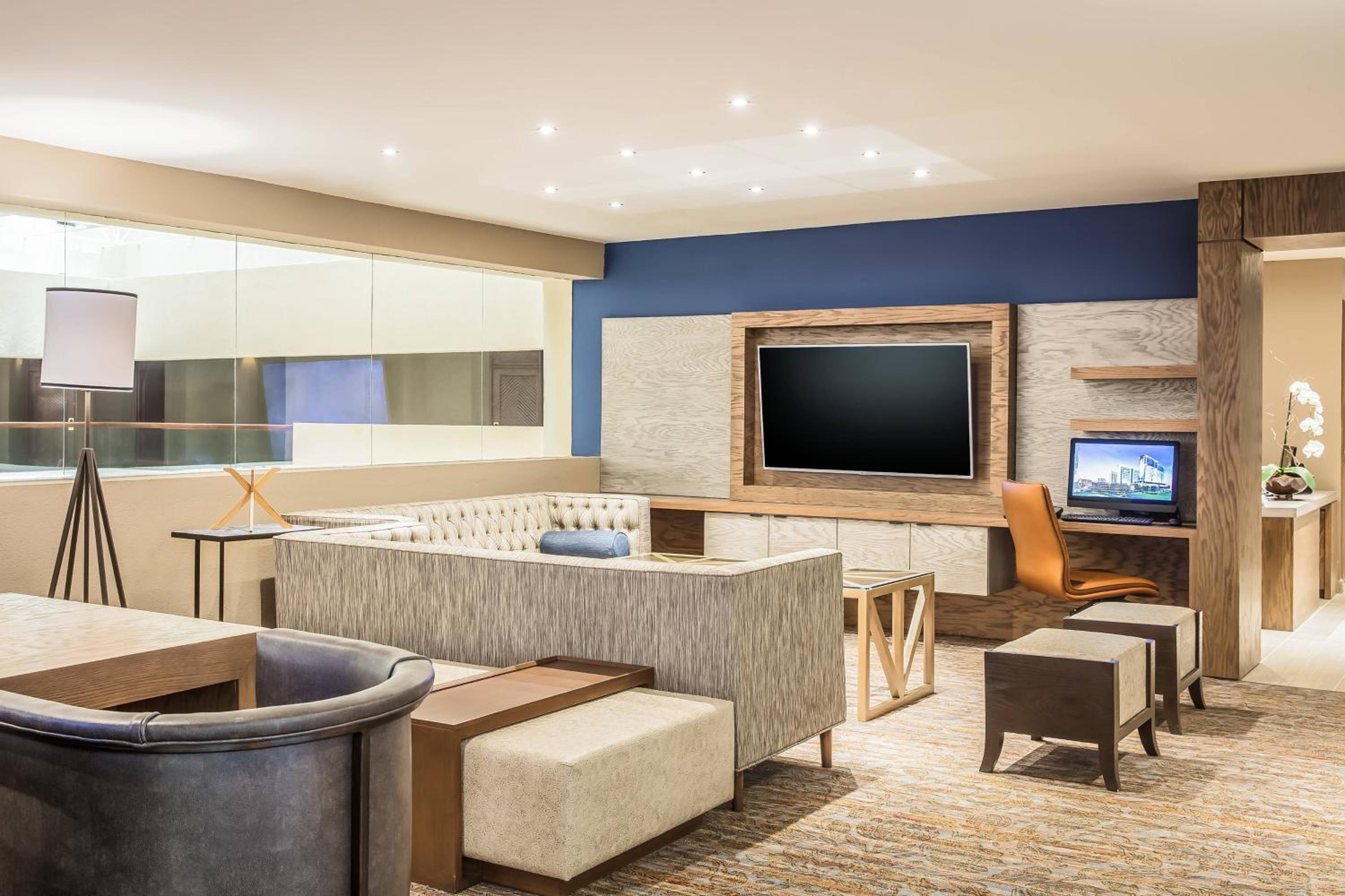 Club Lounge Access, Guest Room, 1 King, Mountain View photo 3