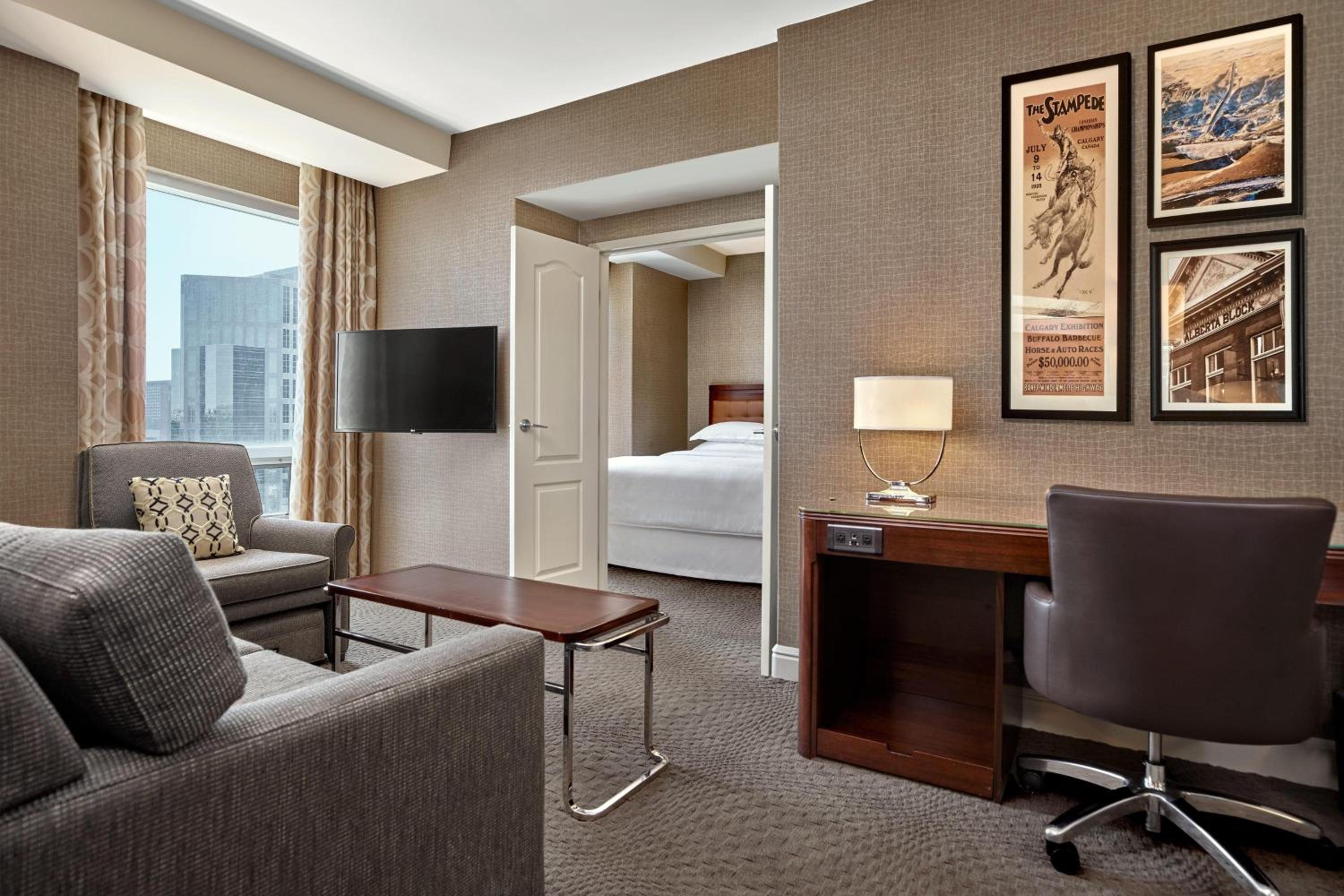 Club King Suite with Sofa Bed - Photo 1