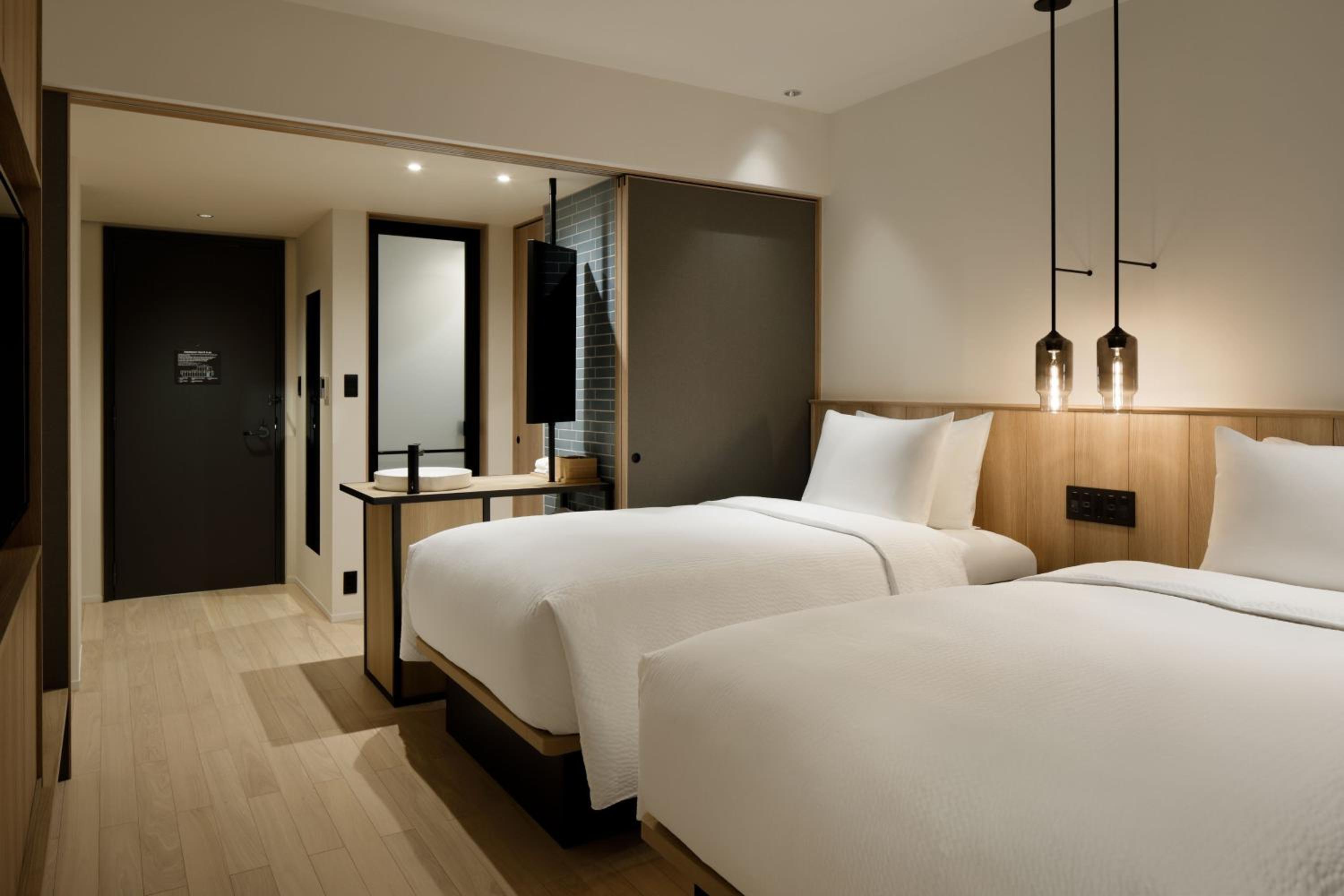 Twin Room - Photo 5