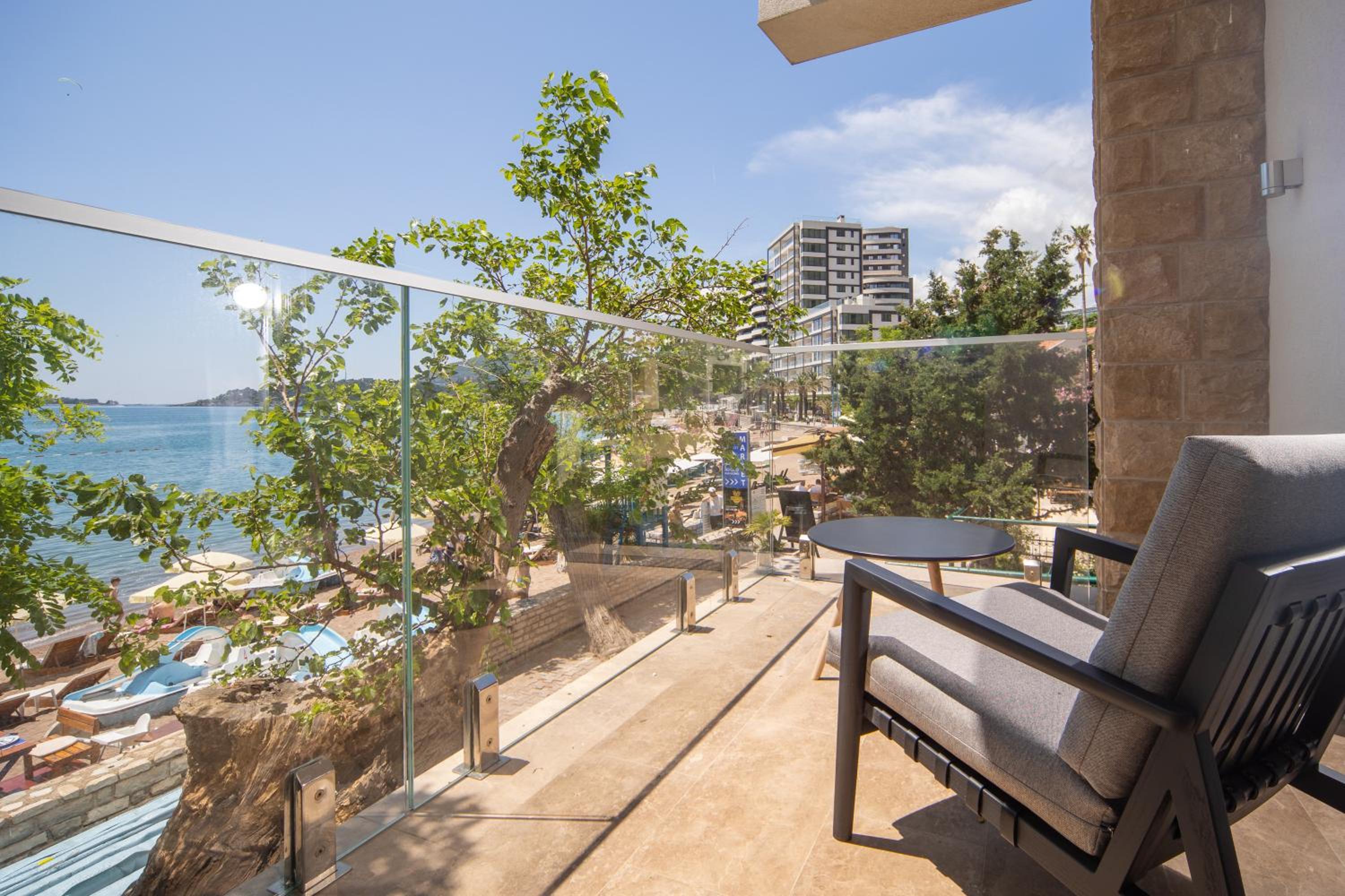 Deluxe Double Room with Sea View - Photo 6