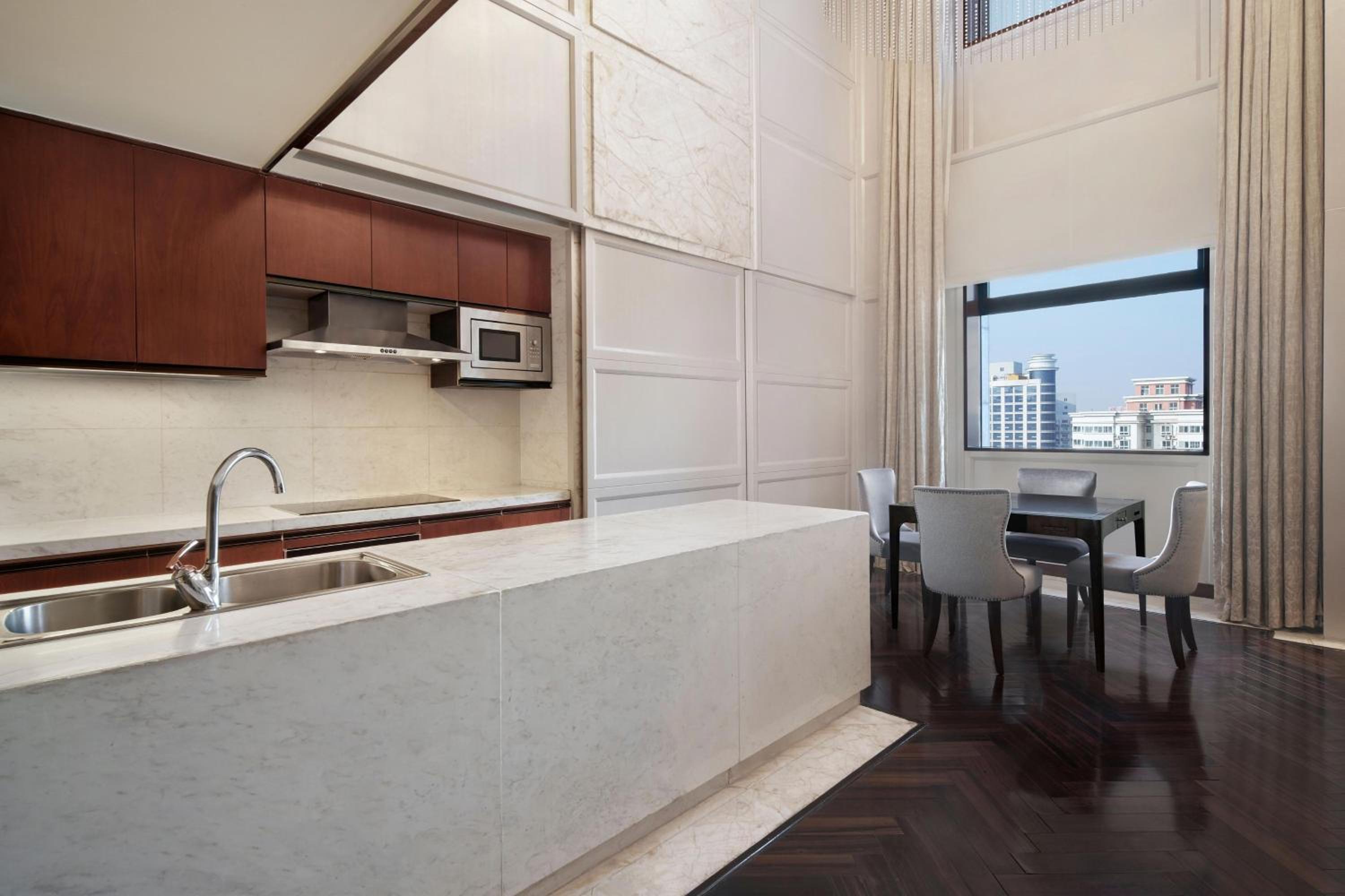 Duplex Apartment 1king & 1Twin, Suite, City view