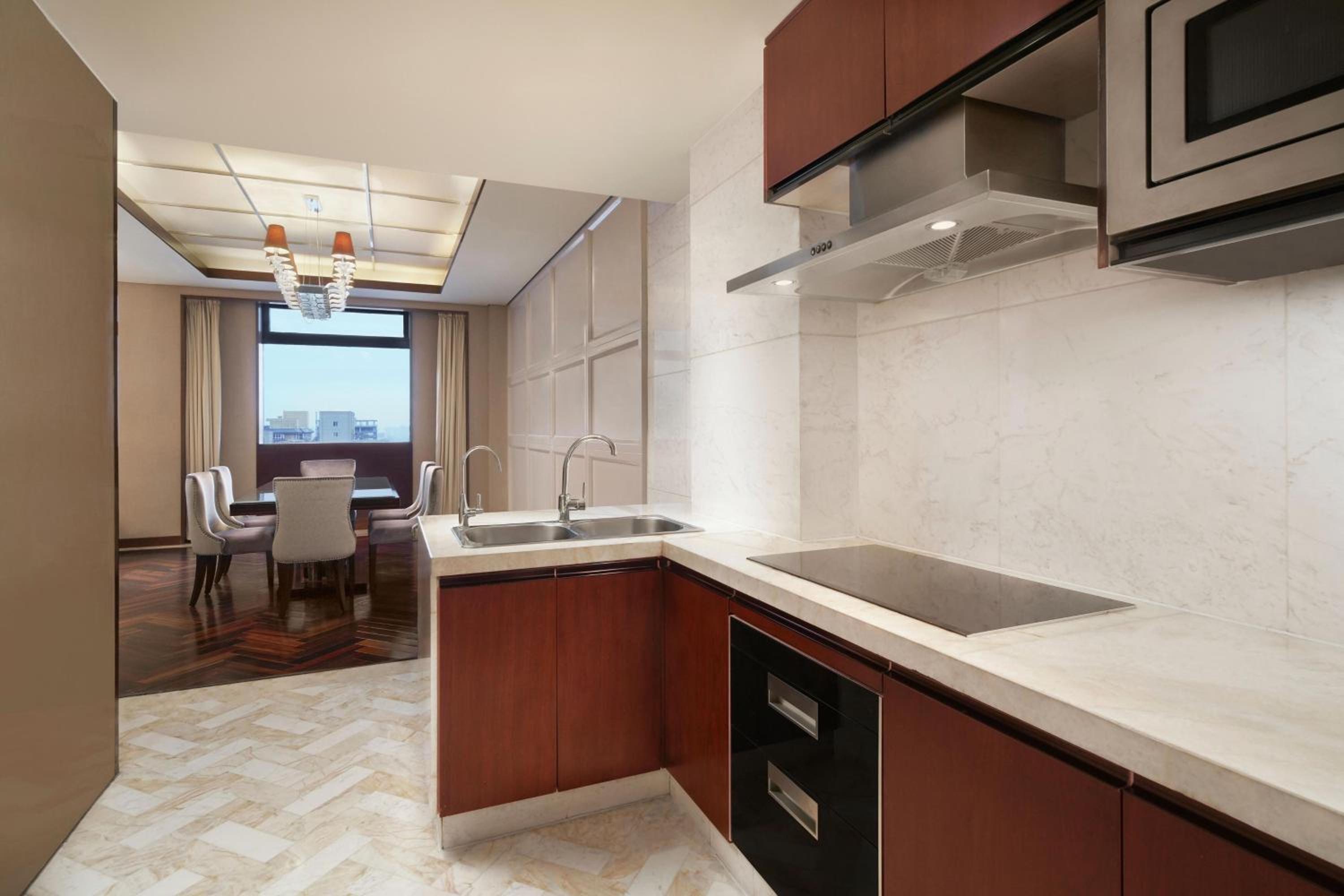 Service Apartment 1King, Suite, 1 King, City view