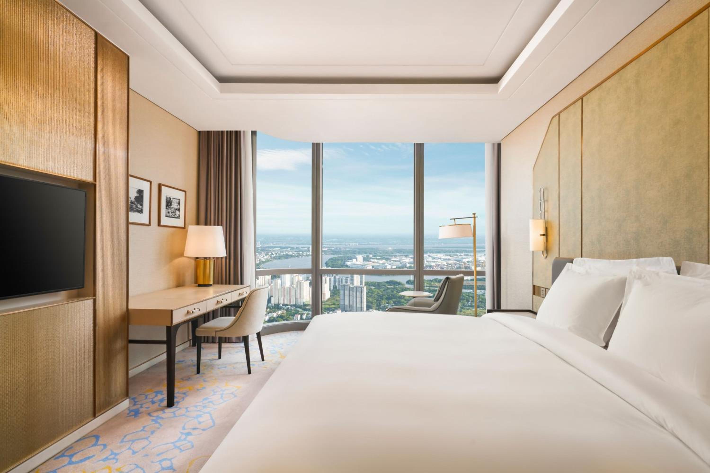 Premier King Room with Sky View