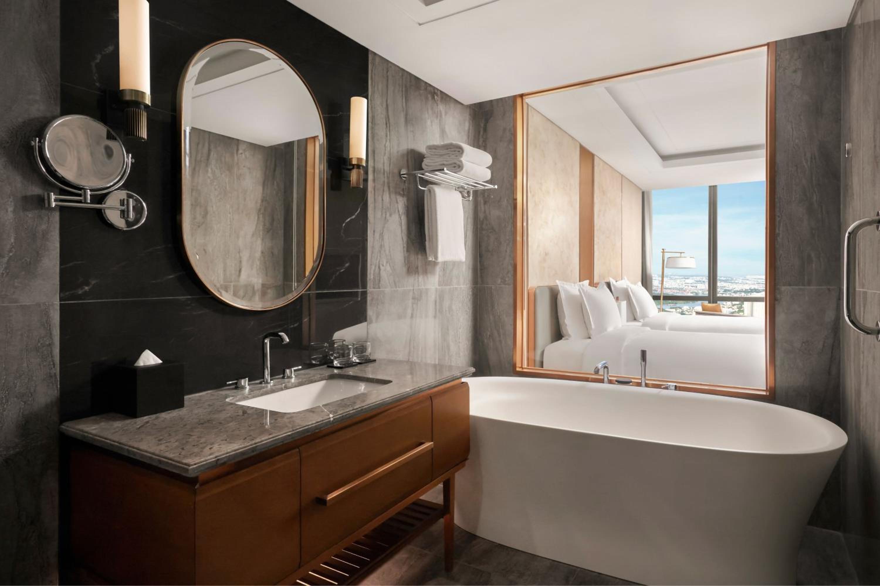 Premier Twin Room with Sky View photo 3