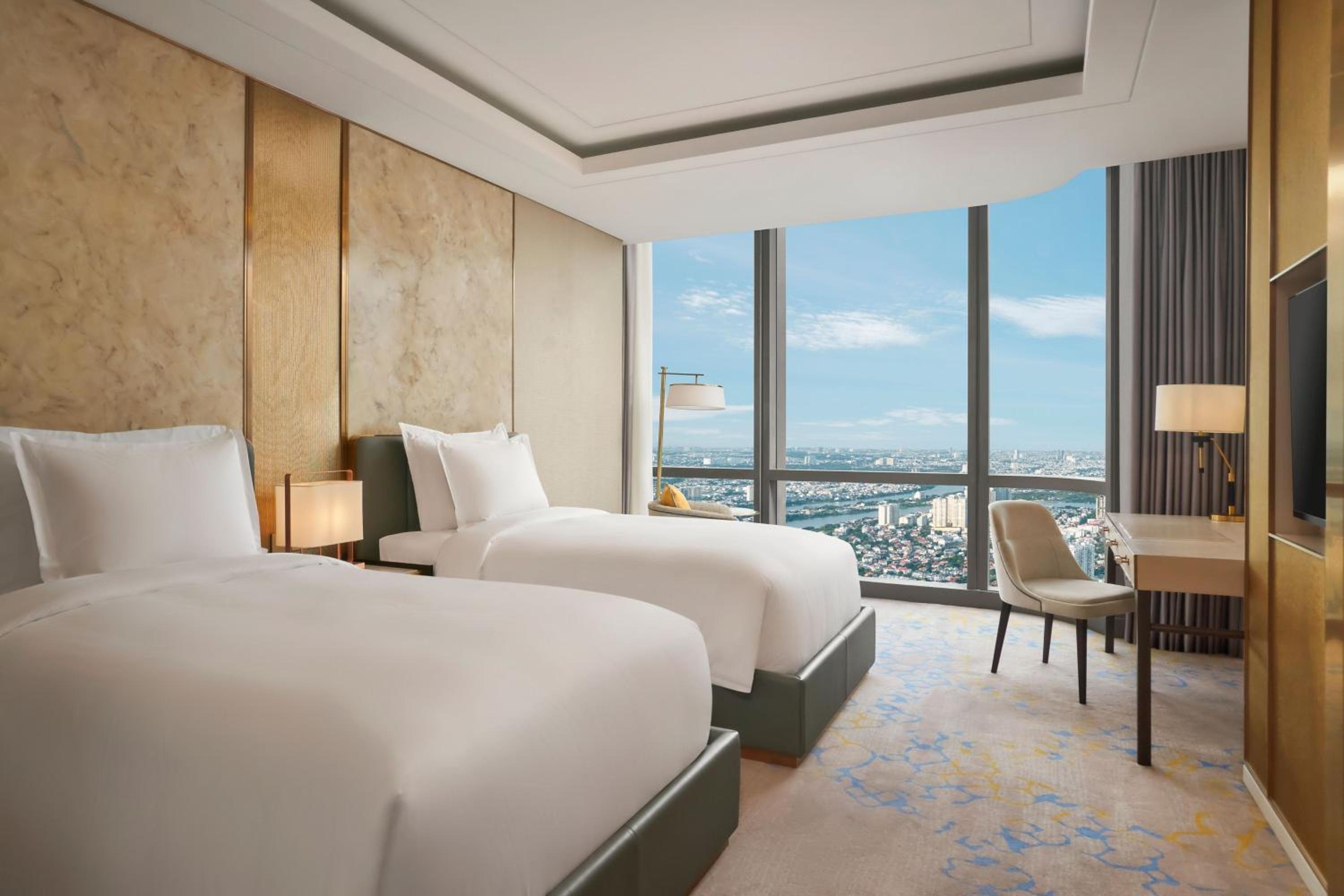 Club Twin Room with Sky View - Club Lounge Access