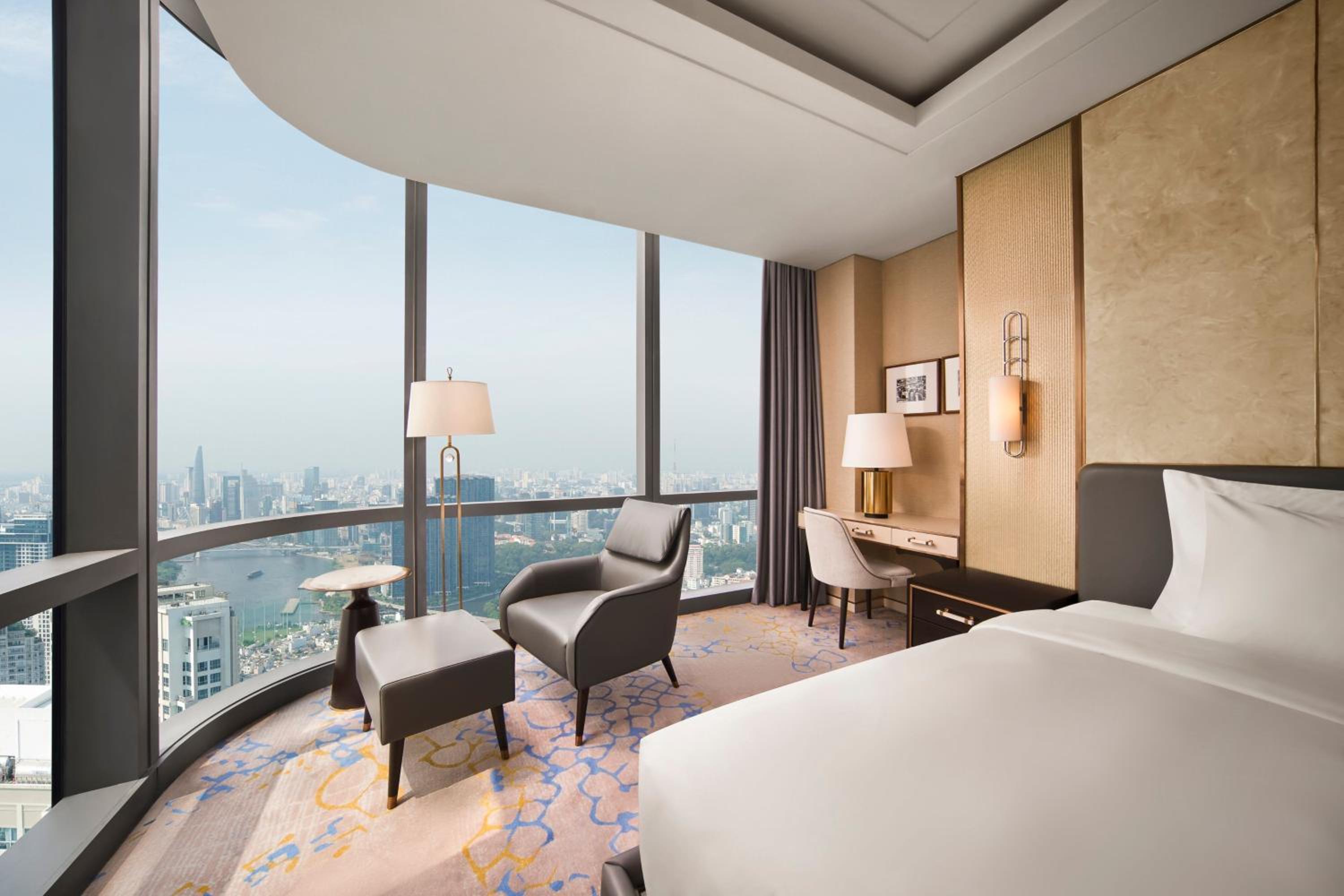 Club King Room with Panoramic View - Club Lounge Access