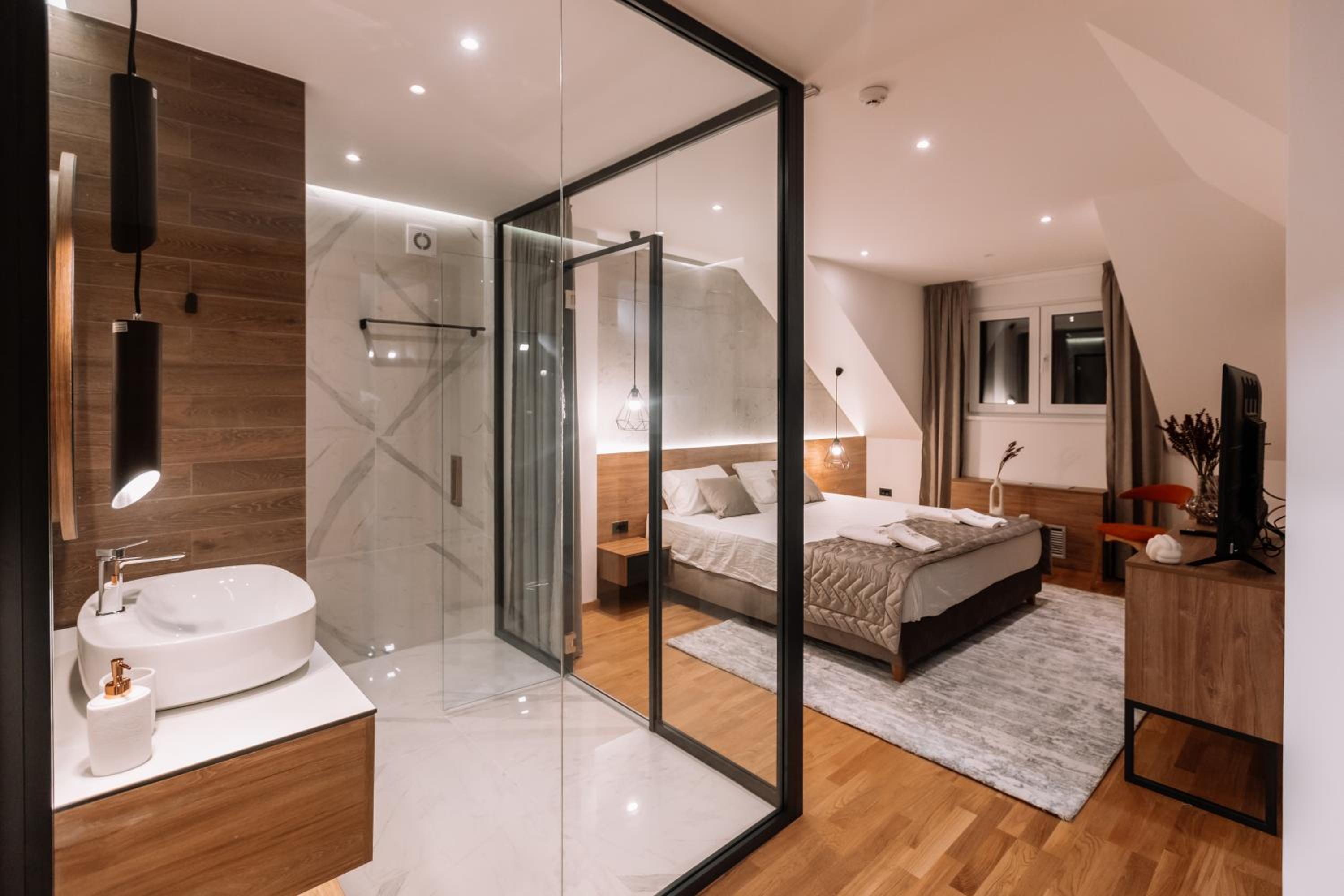 Deluxe Double Room photo 3