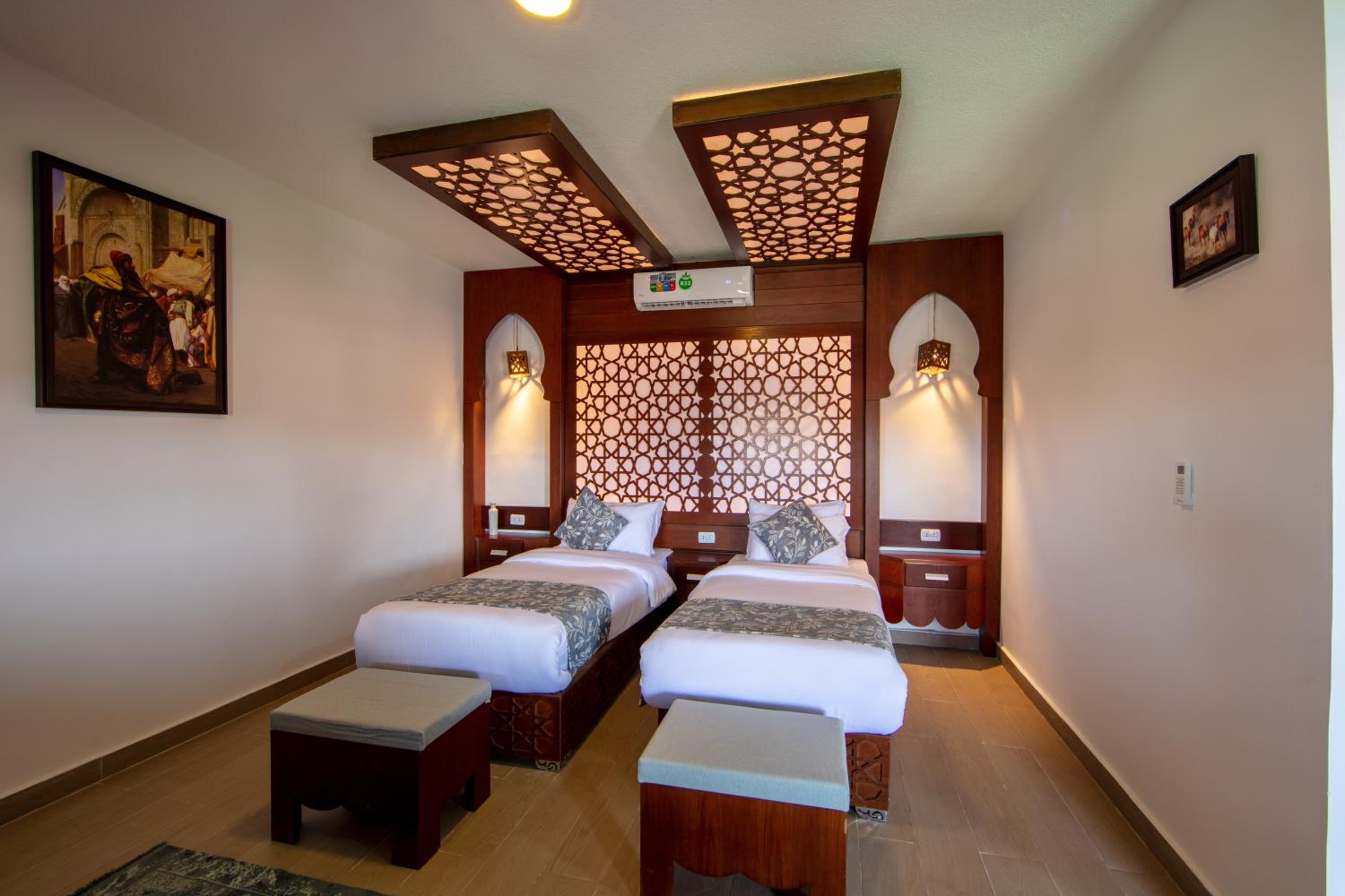 Deluxe King Room photo 1