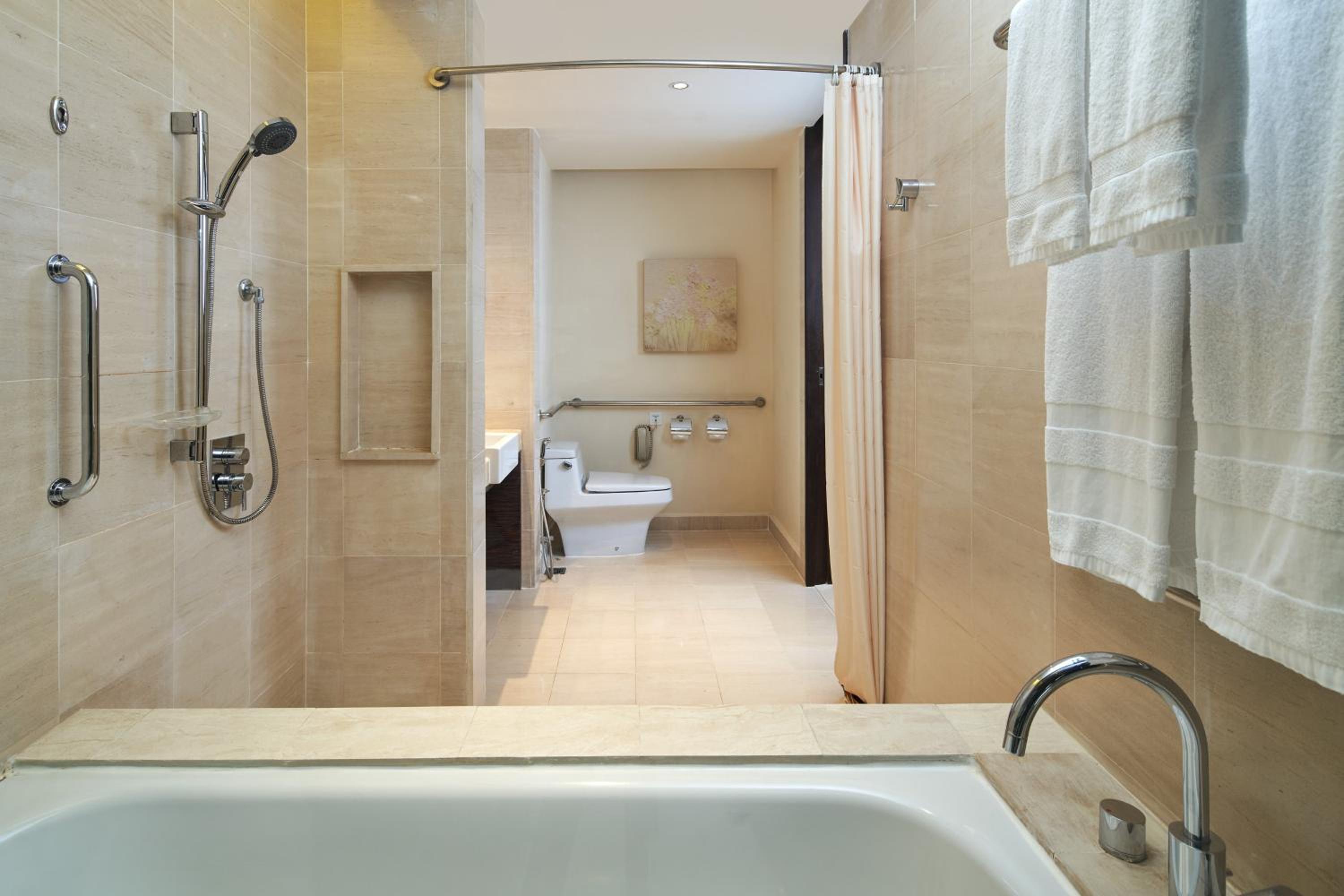 Deluxe King, Guest room, 1 King, Ocean view, Balcony