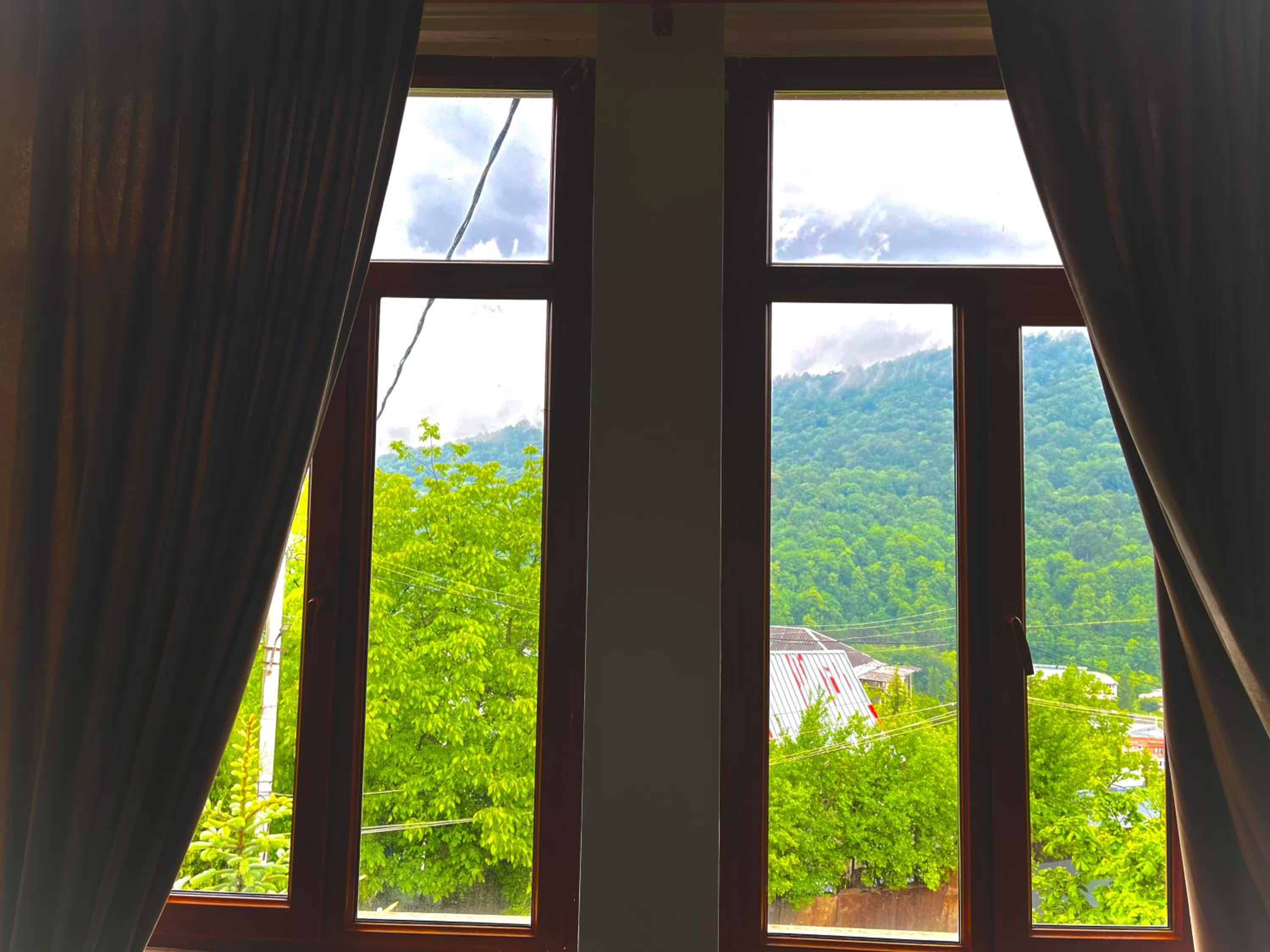 Family Room with Mountain View photo 2