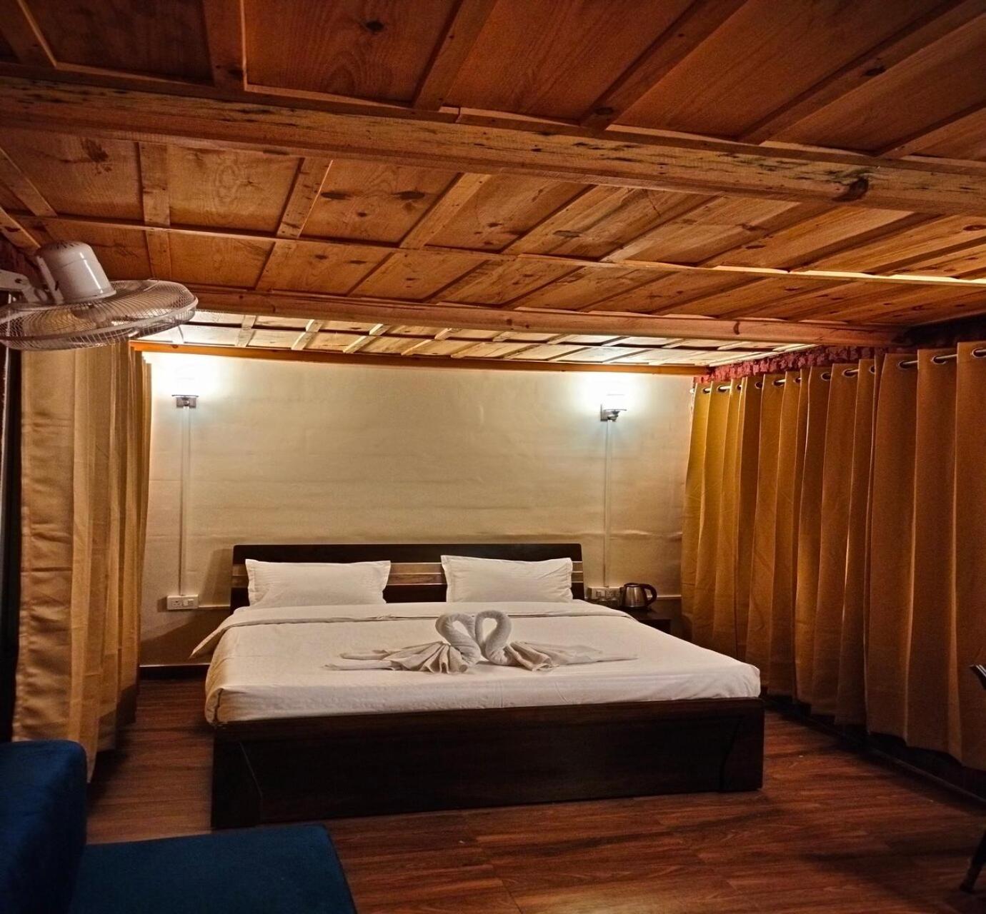 Deluxe Double or Twin Room with Mountain View photo 1