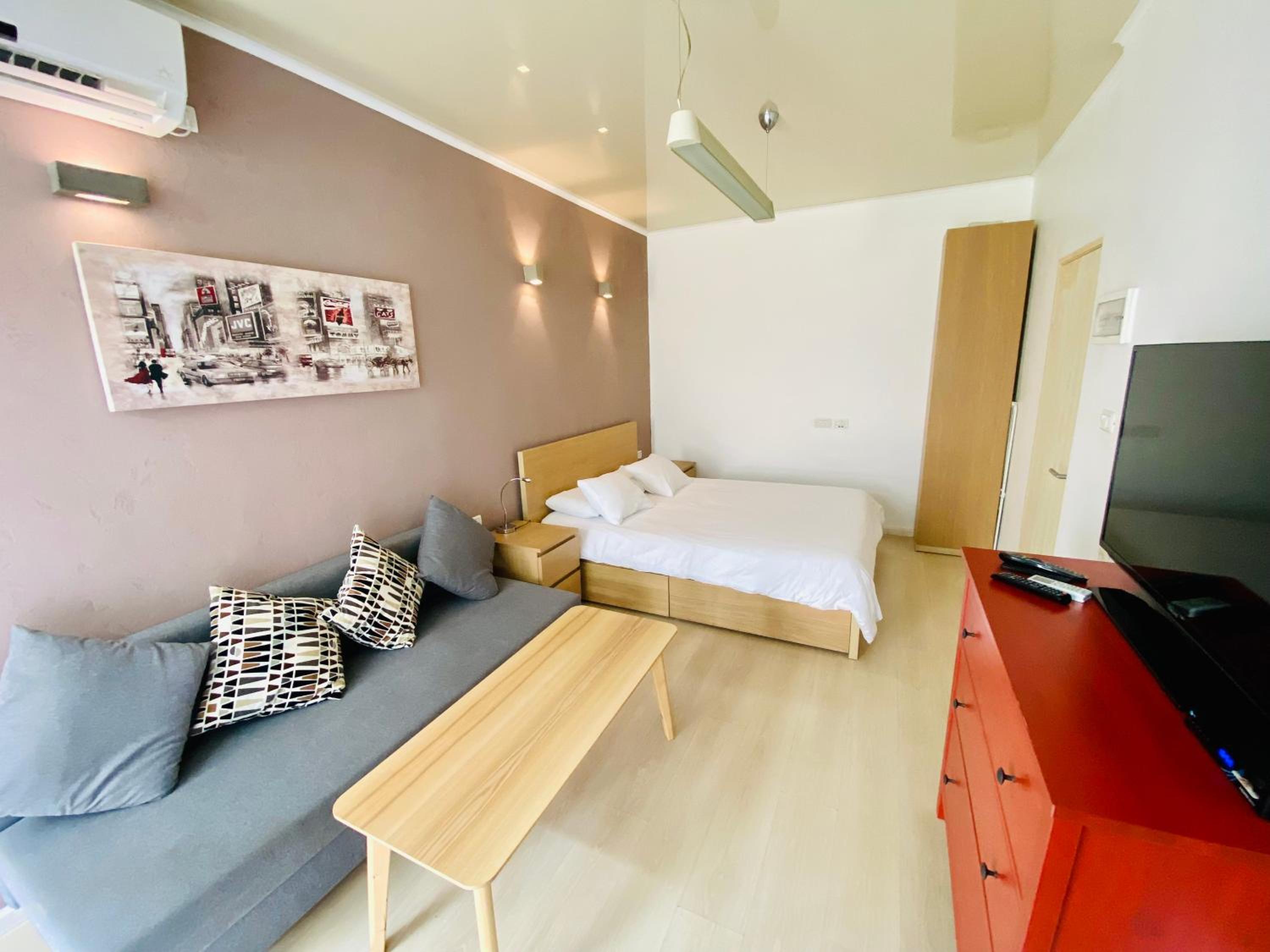 Studio Apartment