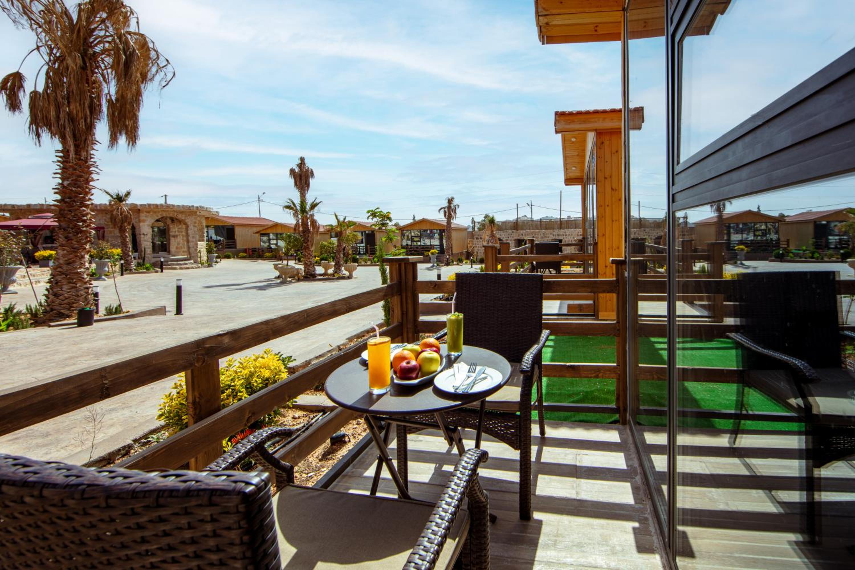 Deluxe Bungalow King with Garden View photo 1