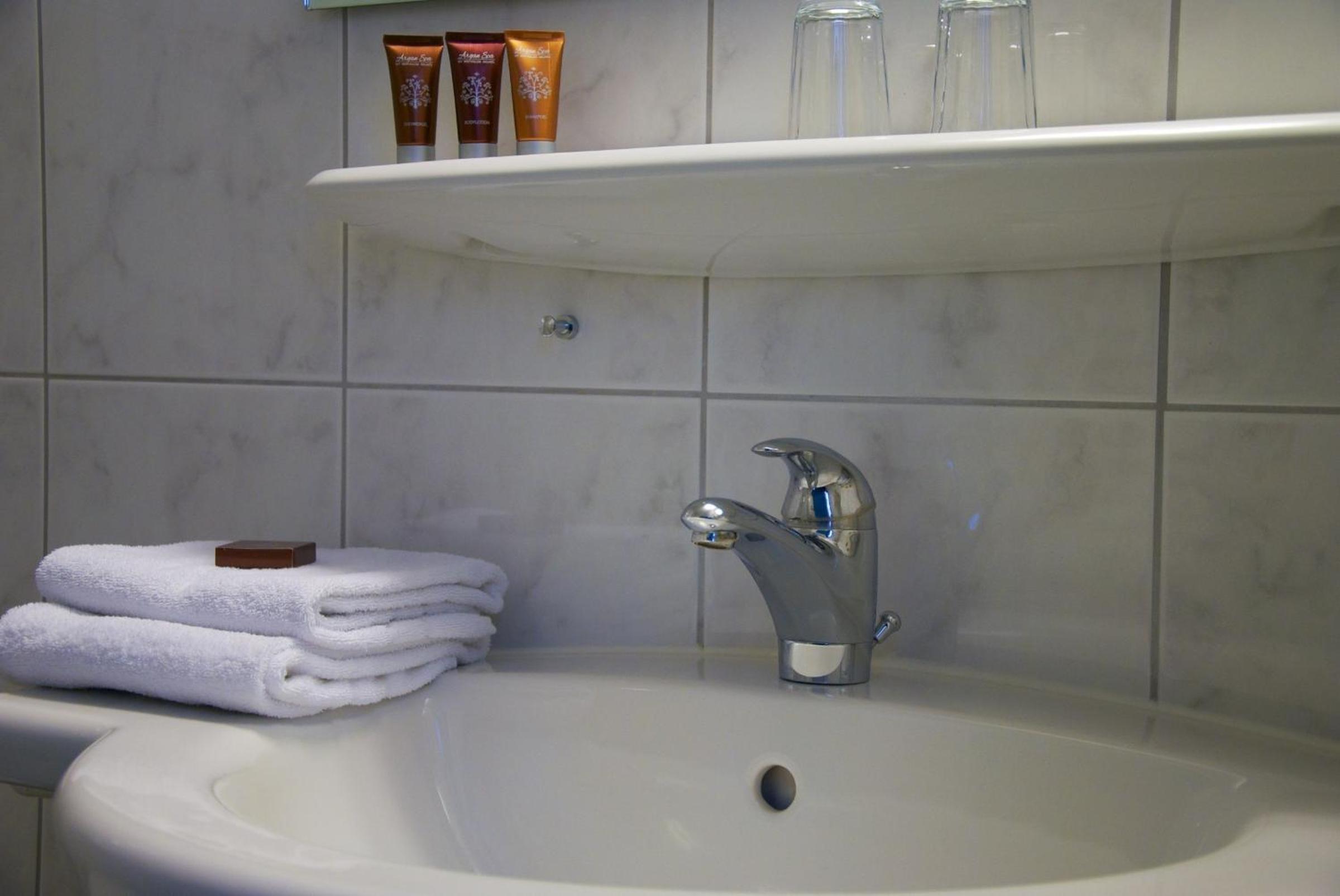 Standard Double Room without balcony and see view photo 2