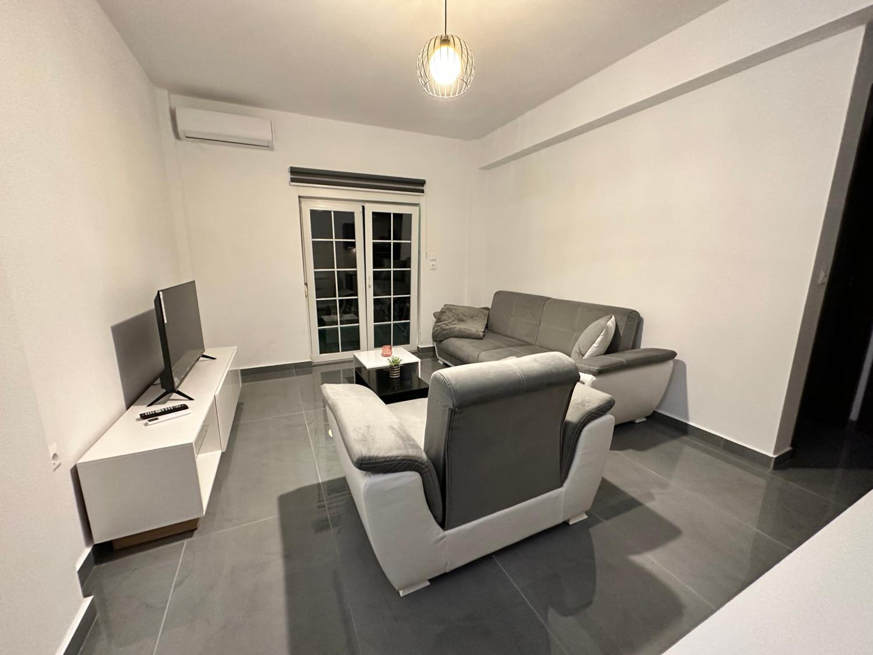 Family Room with Balcony photo 2