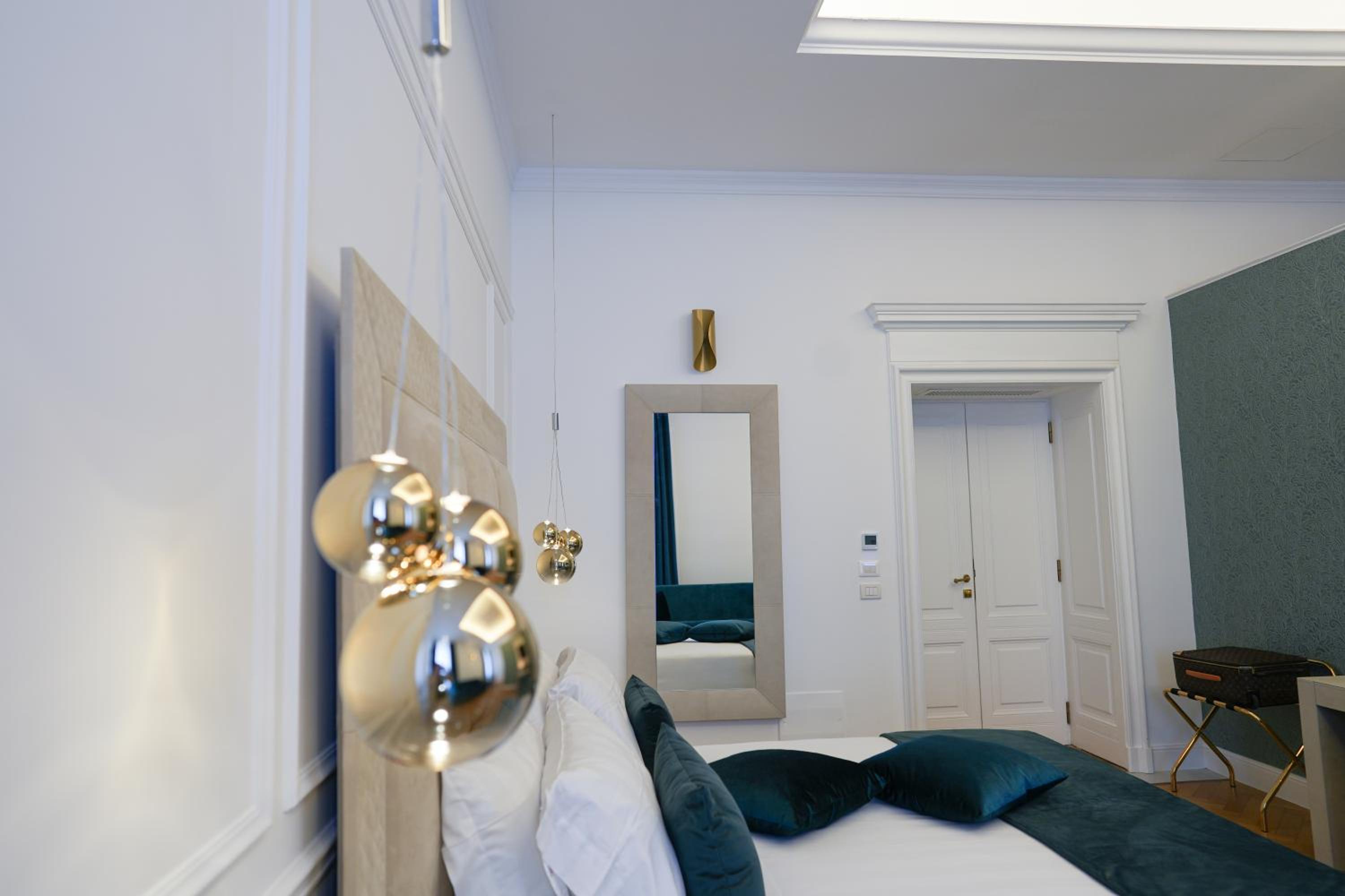 Executive Suite thumbnail 5