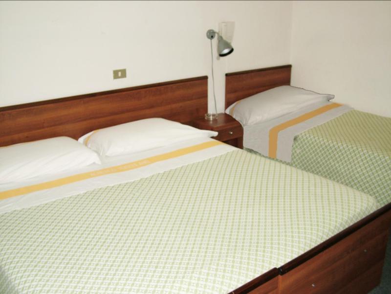 Triple Room - Photo 7