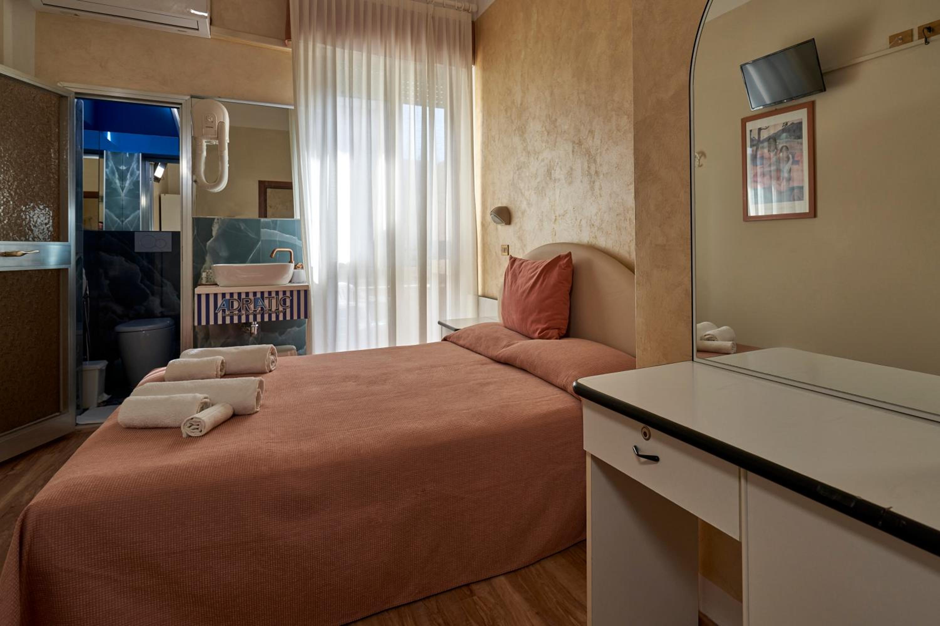 Standard Double Room - Photo 1