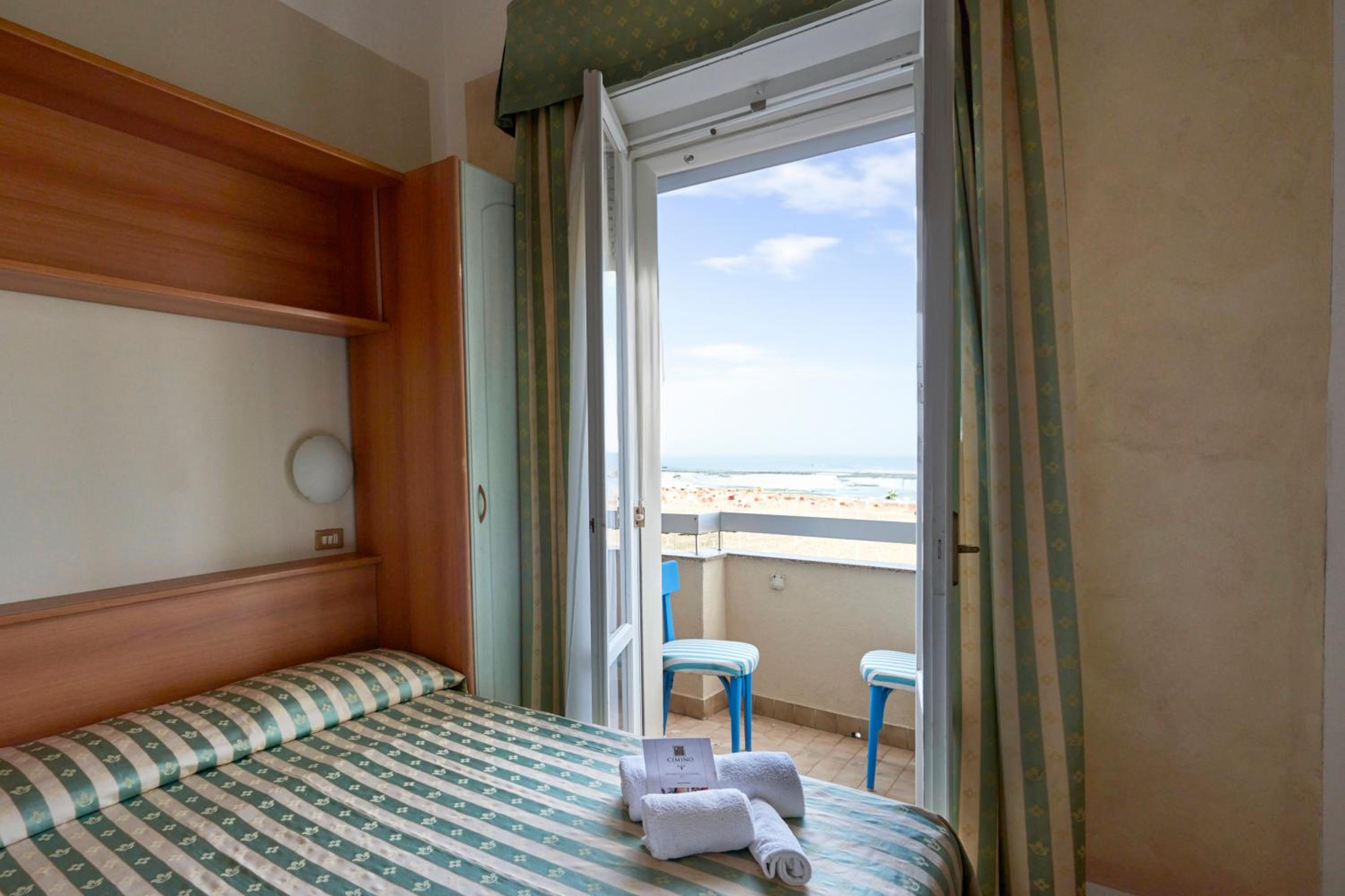 Superior Deluxe Double or Twin Room  - Photo 20