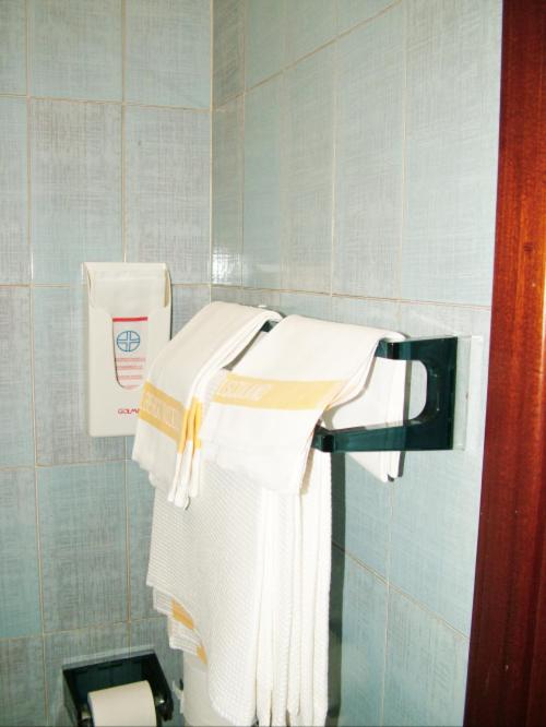 Twin Room - Photo 9