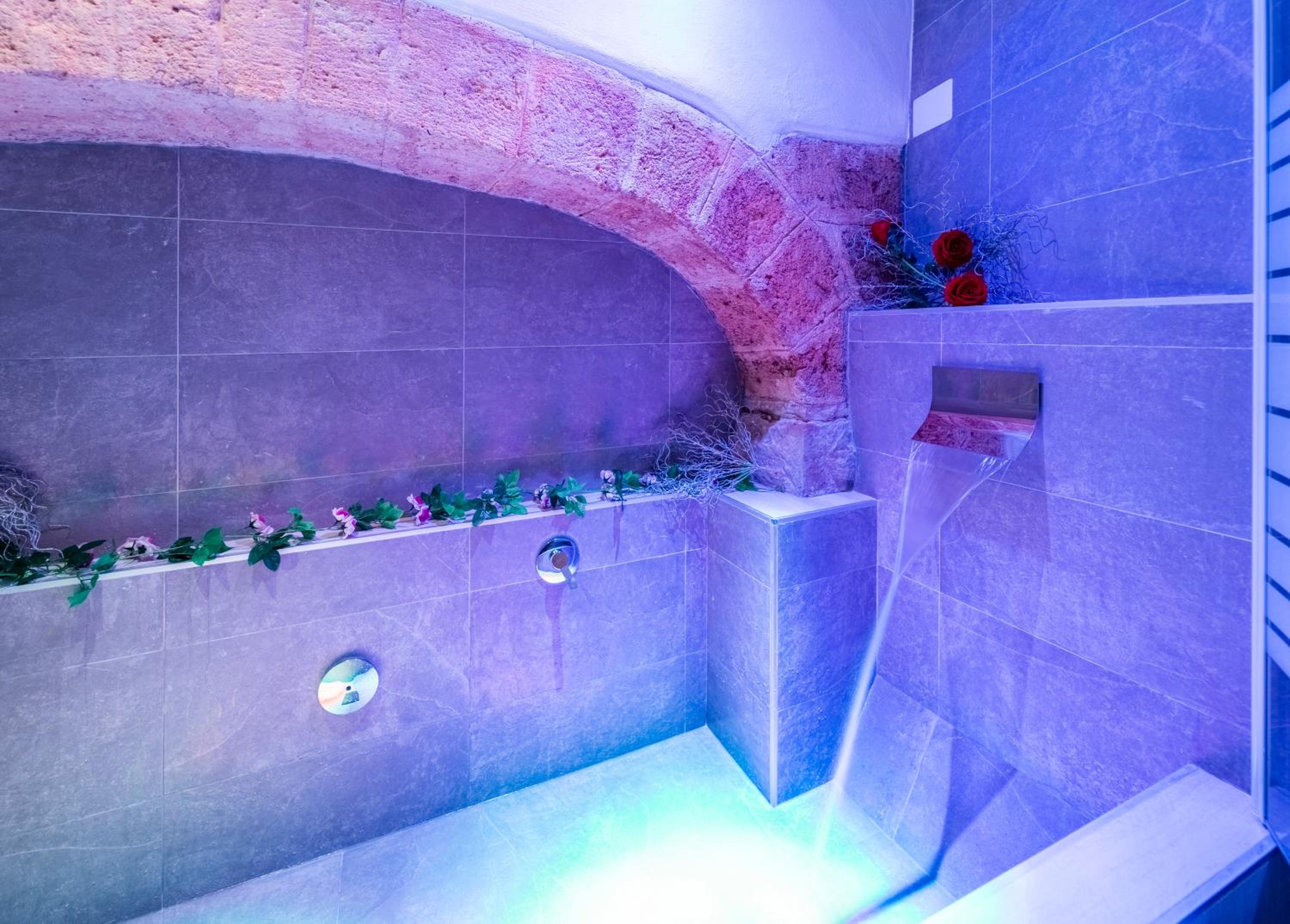 Deluxe Suite photo 2