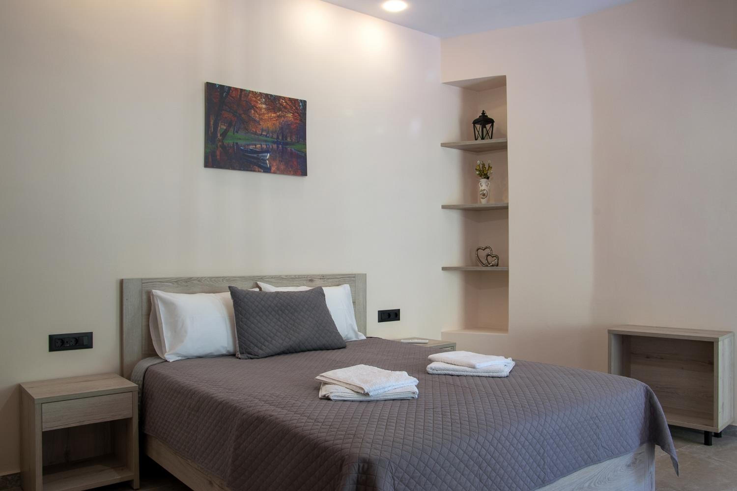 Double Room with Private Bathroom - Photo 3
