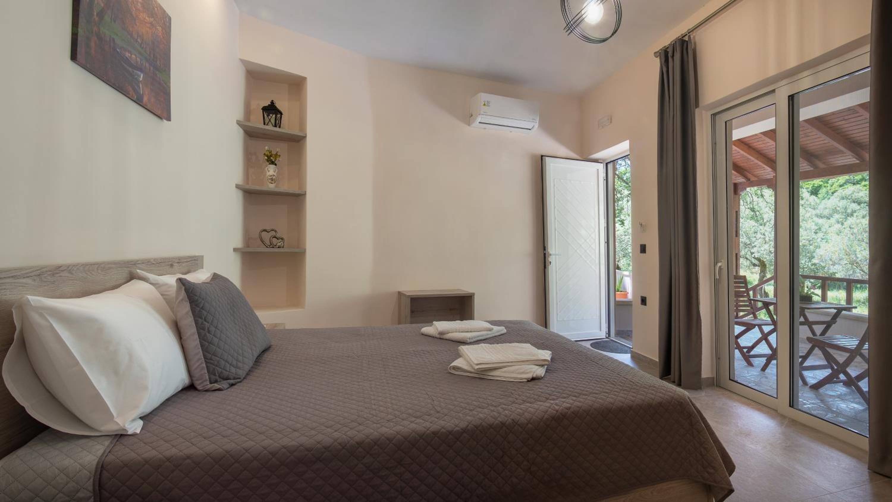 Double Room with Private Bathroom - Photo 4