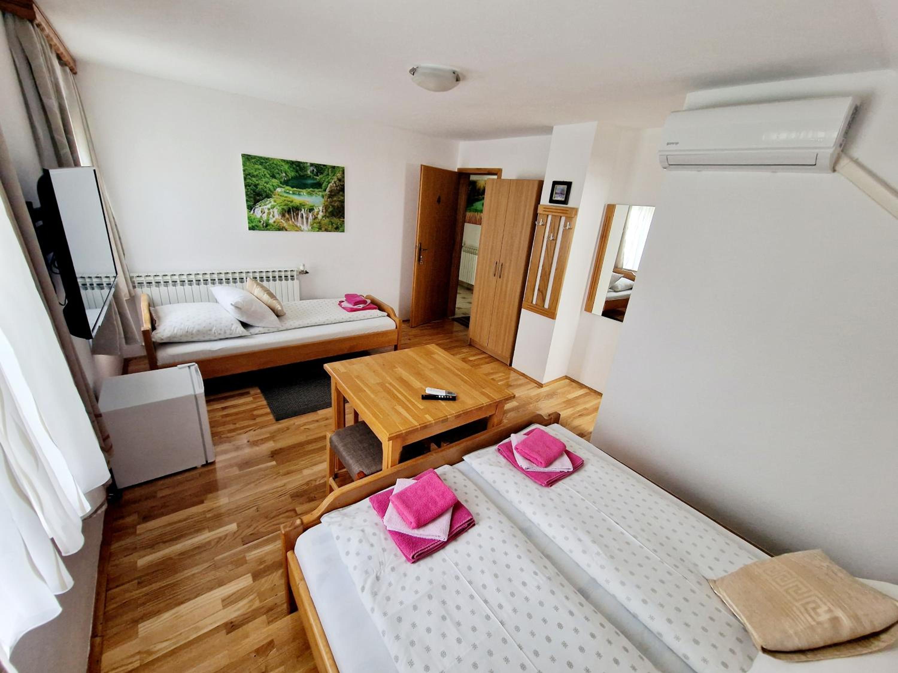 Standard Triple Room - Photo 1
