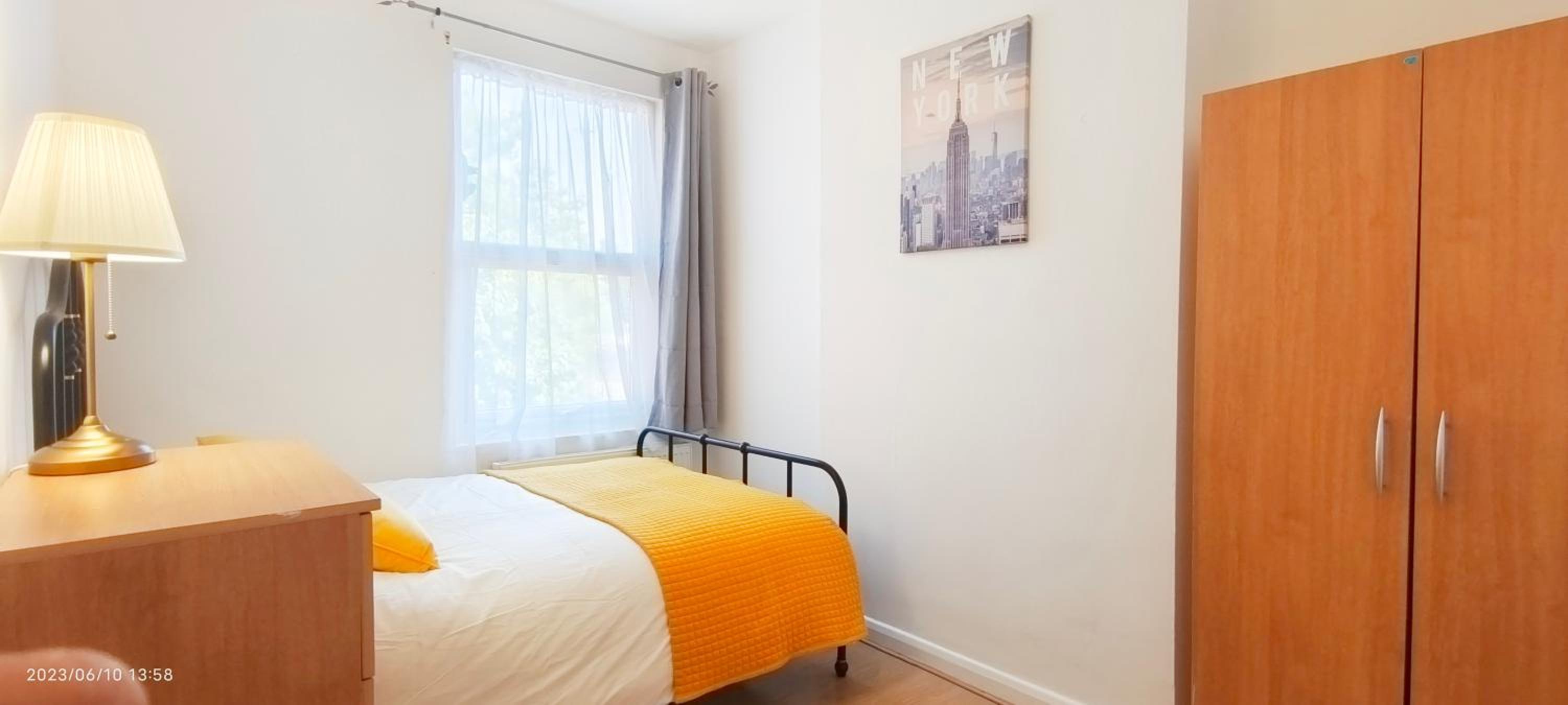 Three-Bedroom House photo 3