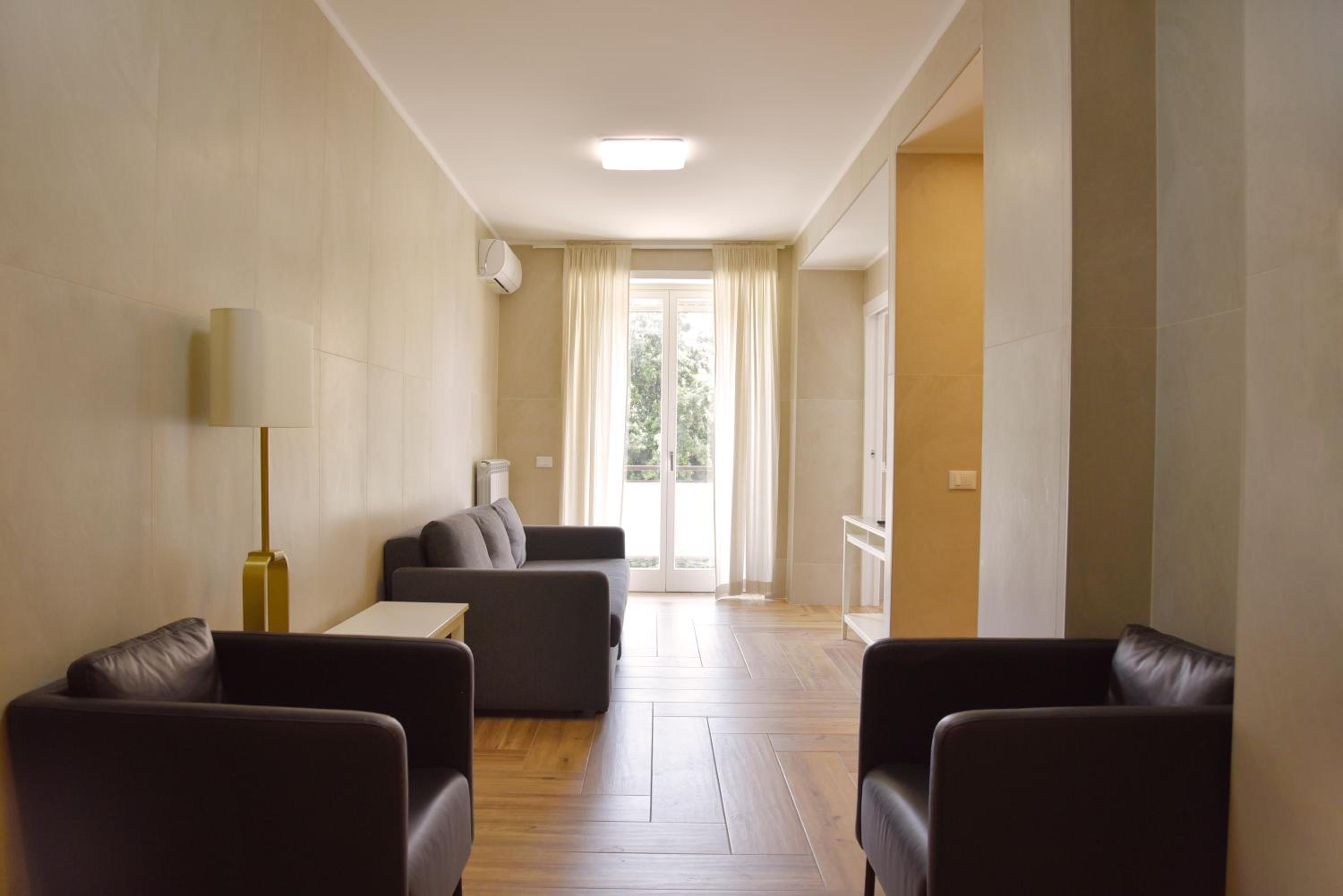 One-Bedroom Apartment with Balcony photo 1