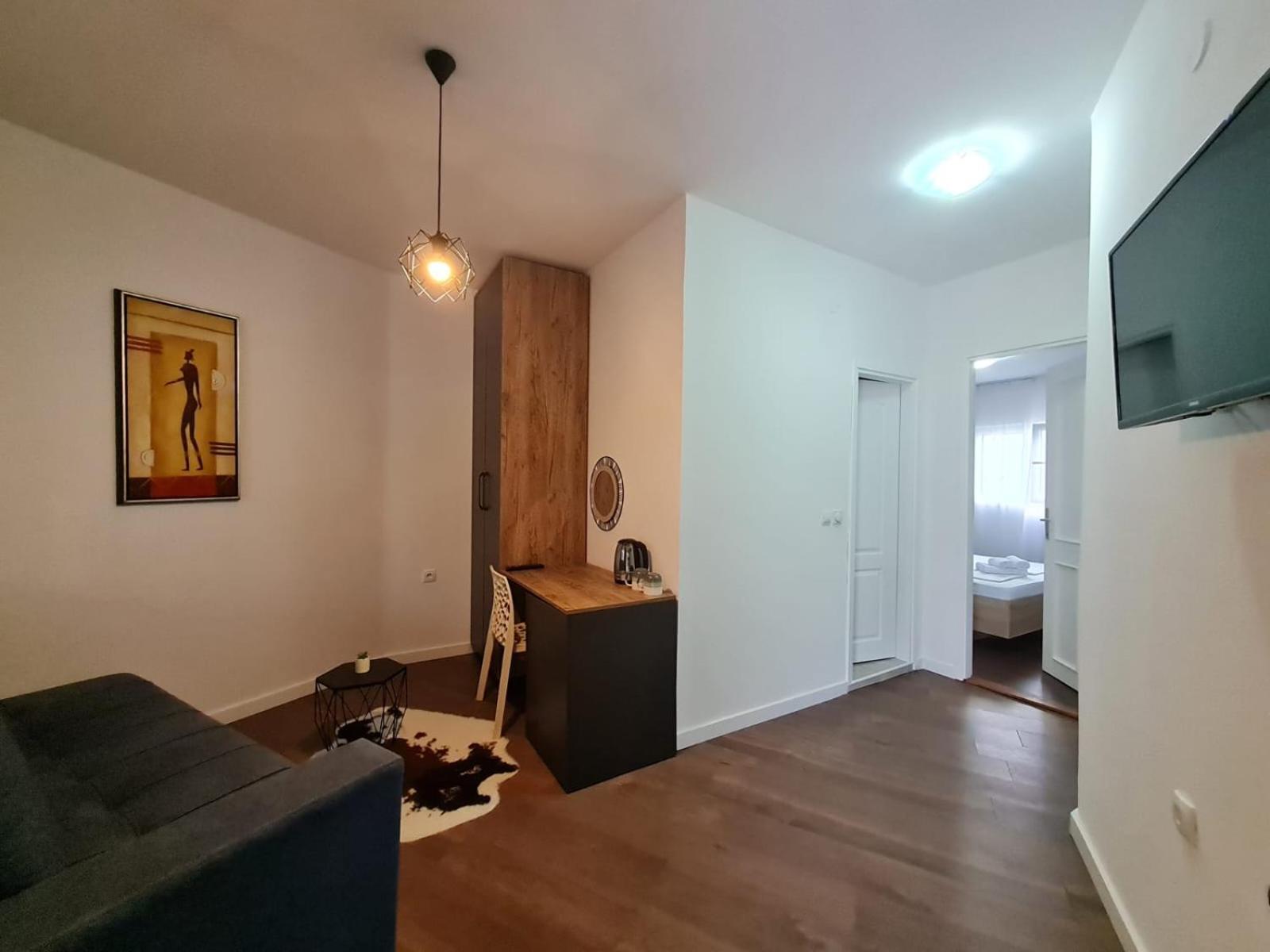 Apartment with Garden View