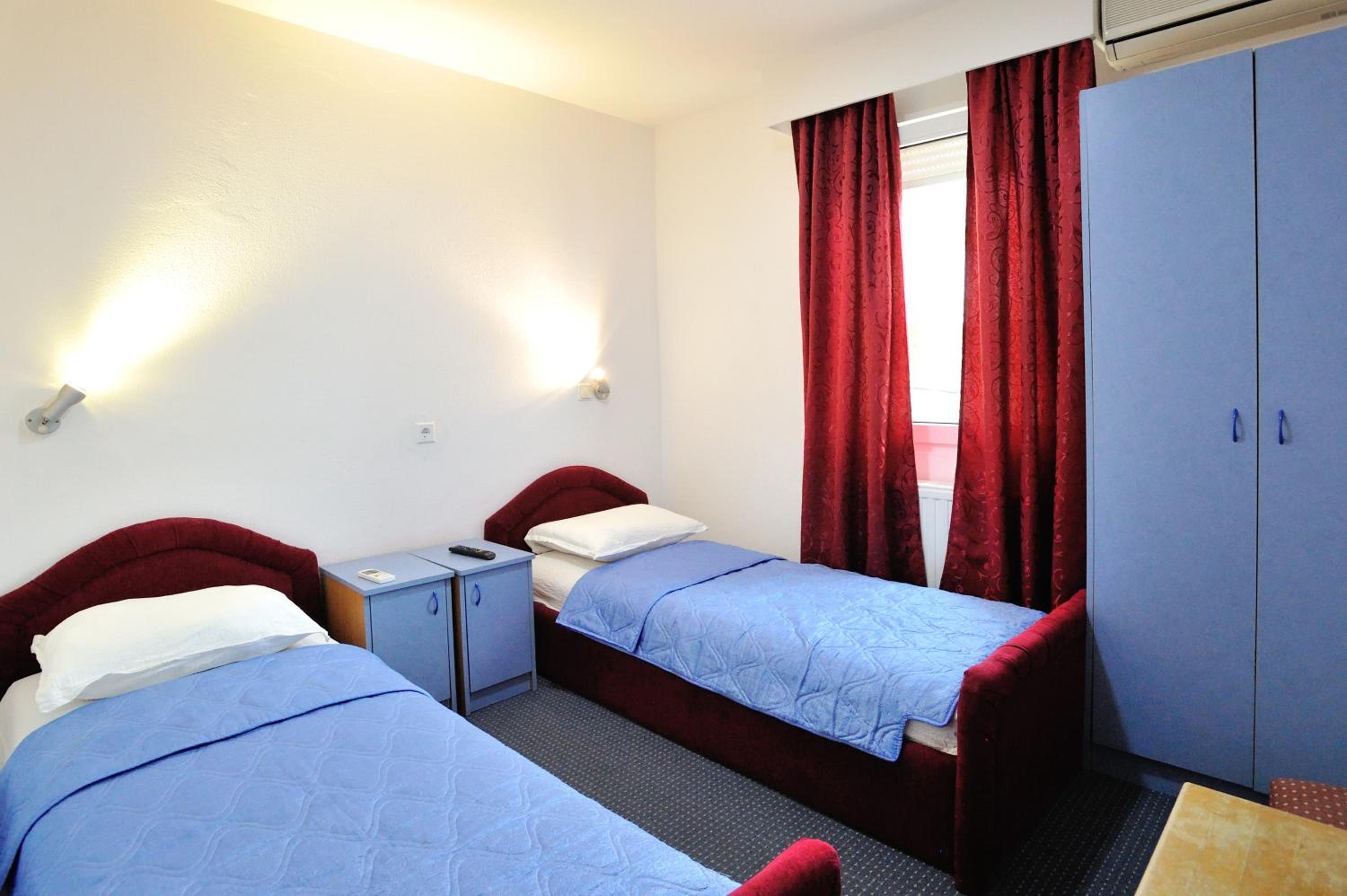 Standard Twin Room photo 1