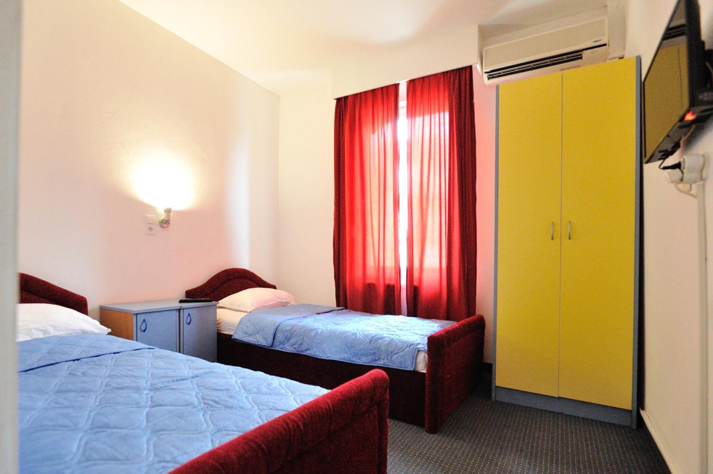 Standard Twin Room photo 3