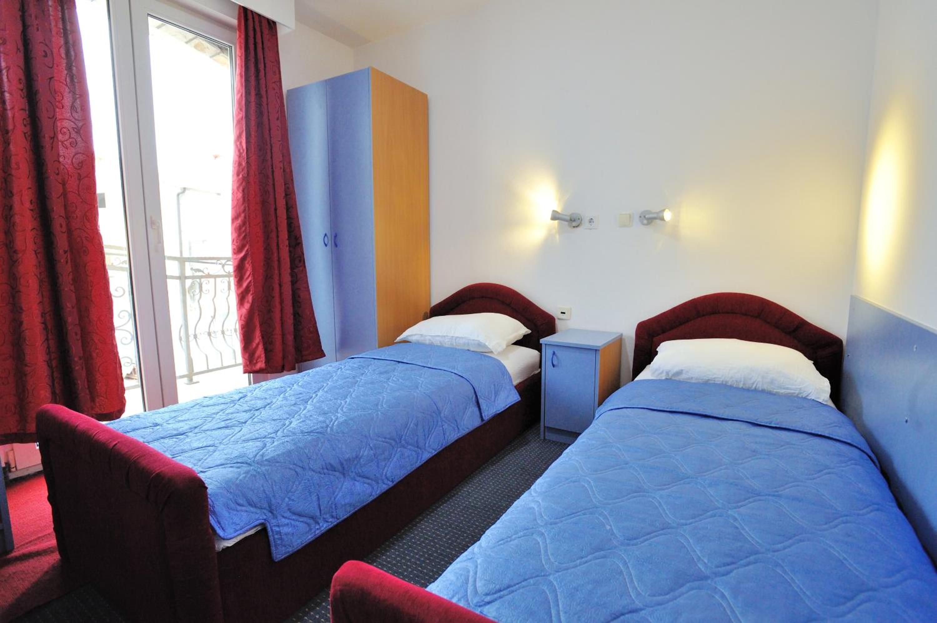 Twin Room with Balcony photo 3