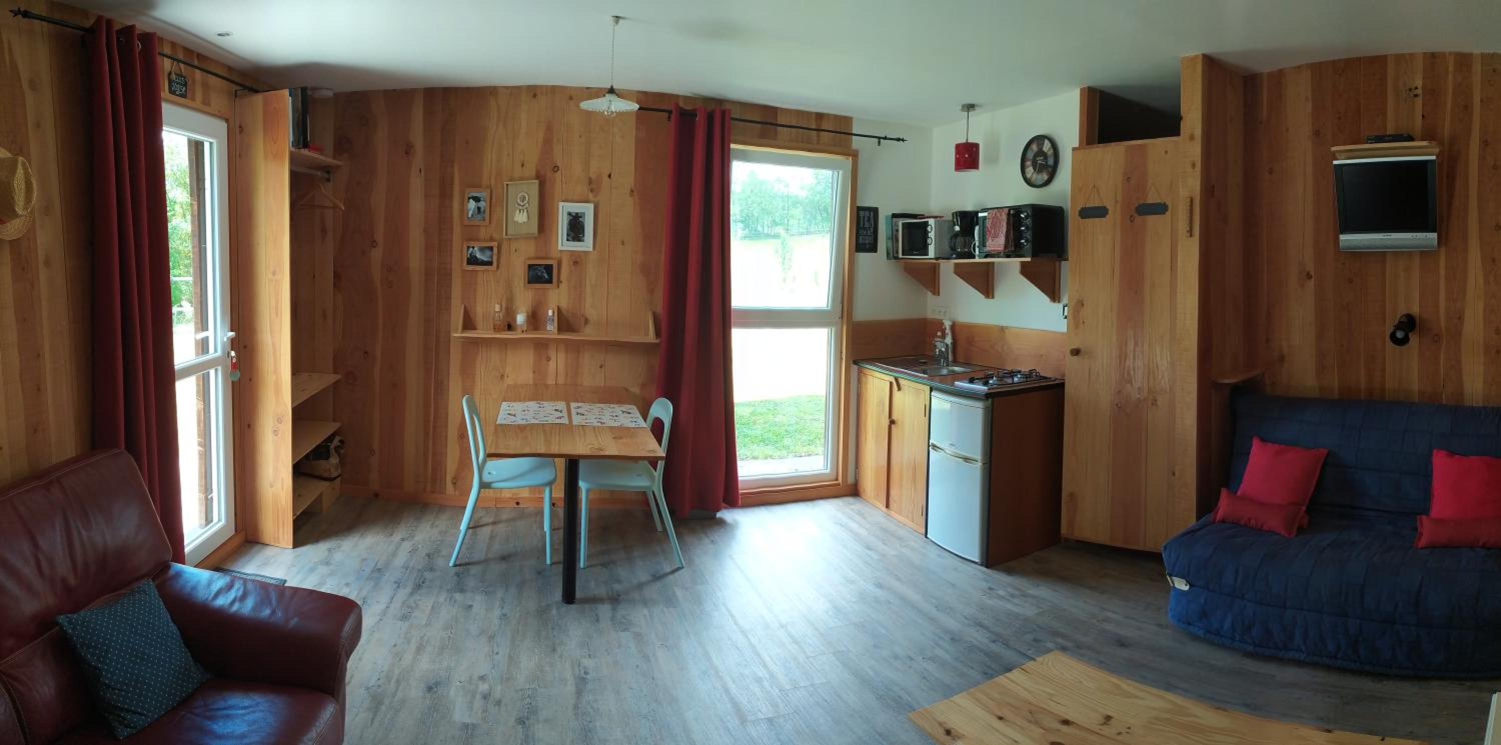 Double Room with Lake View - Photo 8