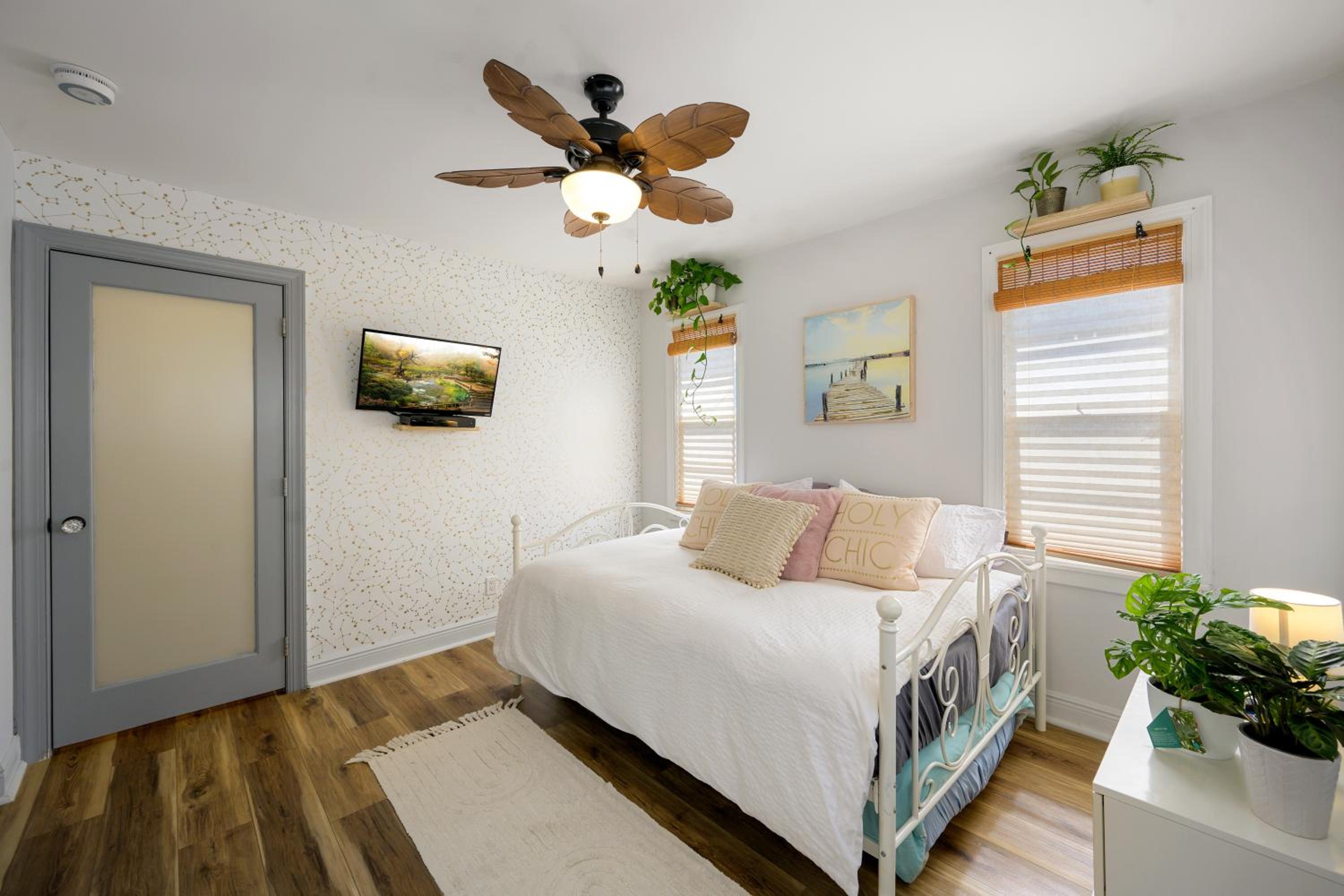 Two-Bedroom Apartment - Photo 13