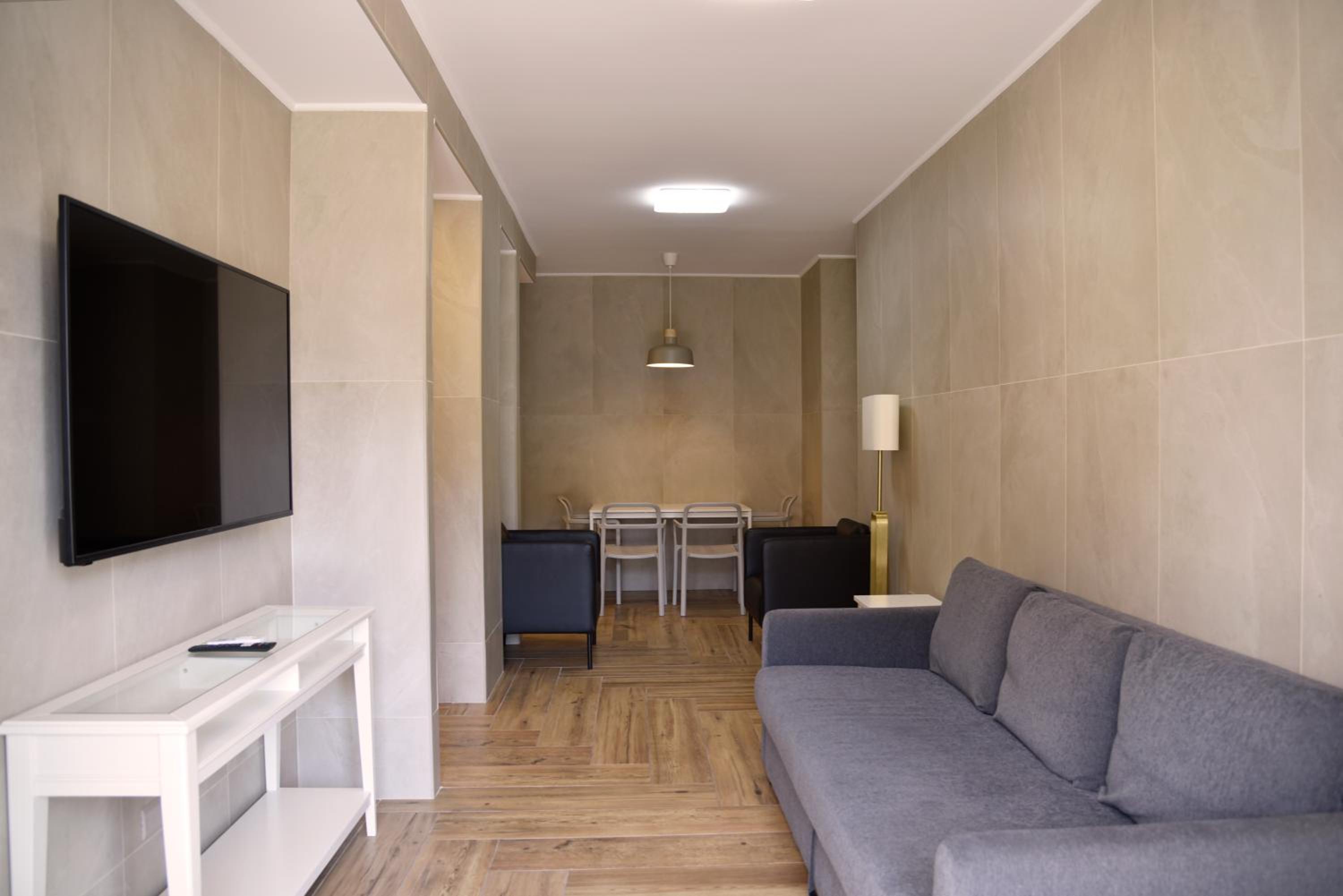 One-Bedroom Apartment with Balcony photo 2