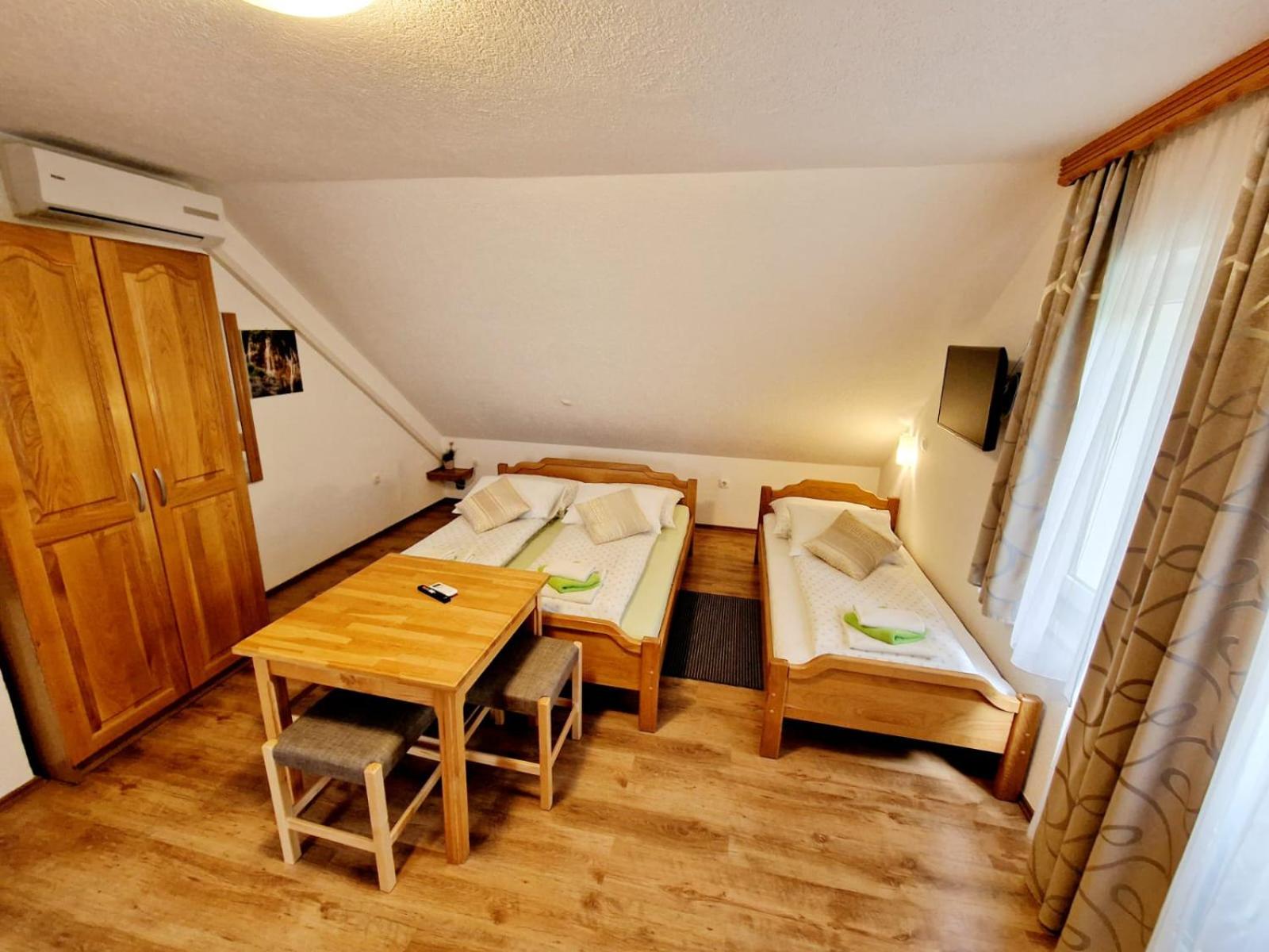 Family Room - Photo 4