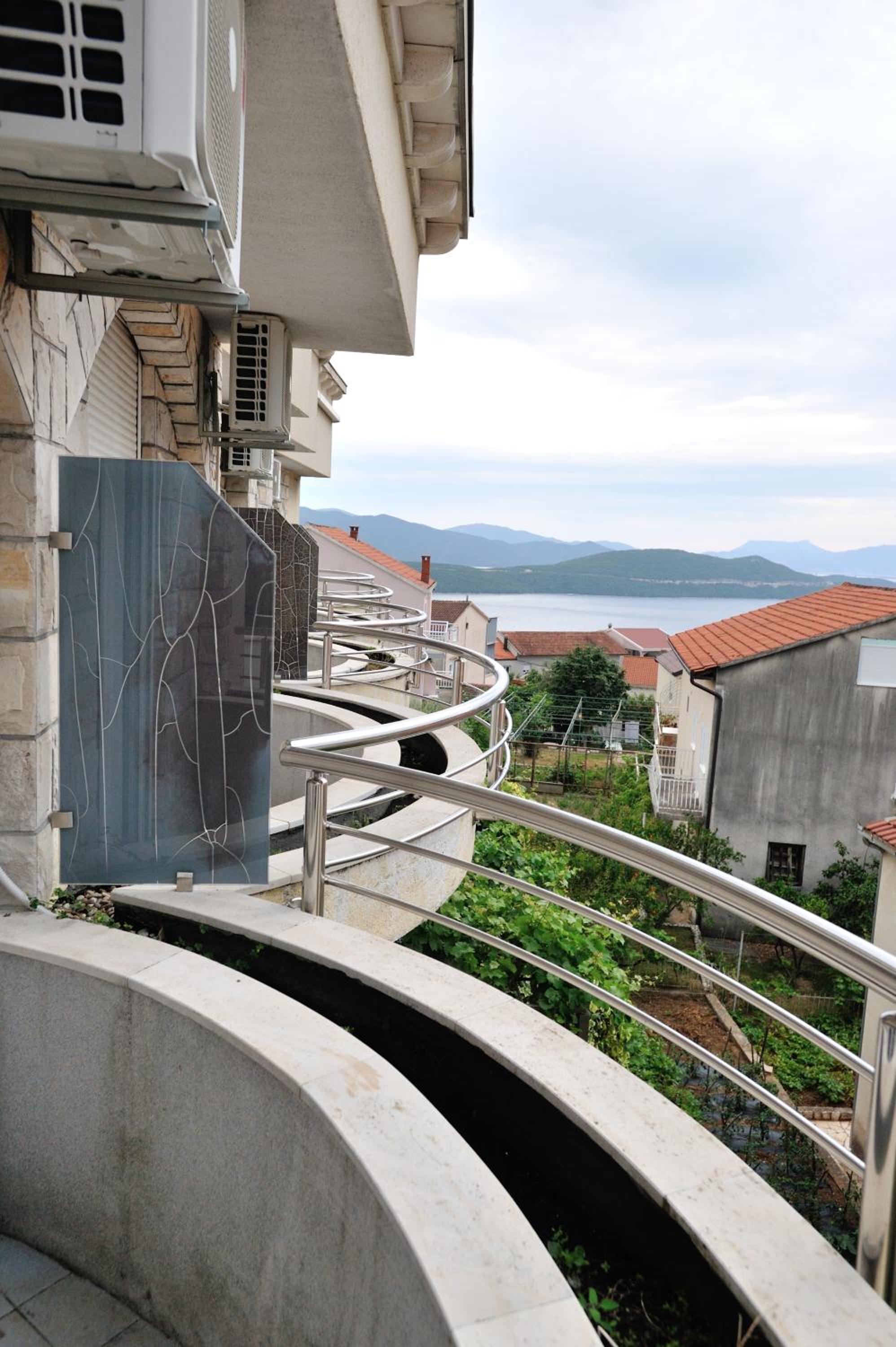 Quadruple Room with Balcony photo 2